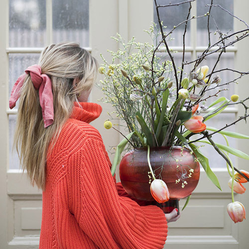 ByOn-蘇菲爾花器-珊瑚紅,大器又優雅的氣息。是花器也是一件藝術品