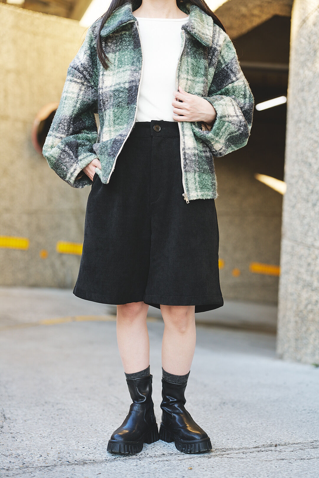 暖流帶！燈芯絨內刷毛五分褲(三色-濃黑)