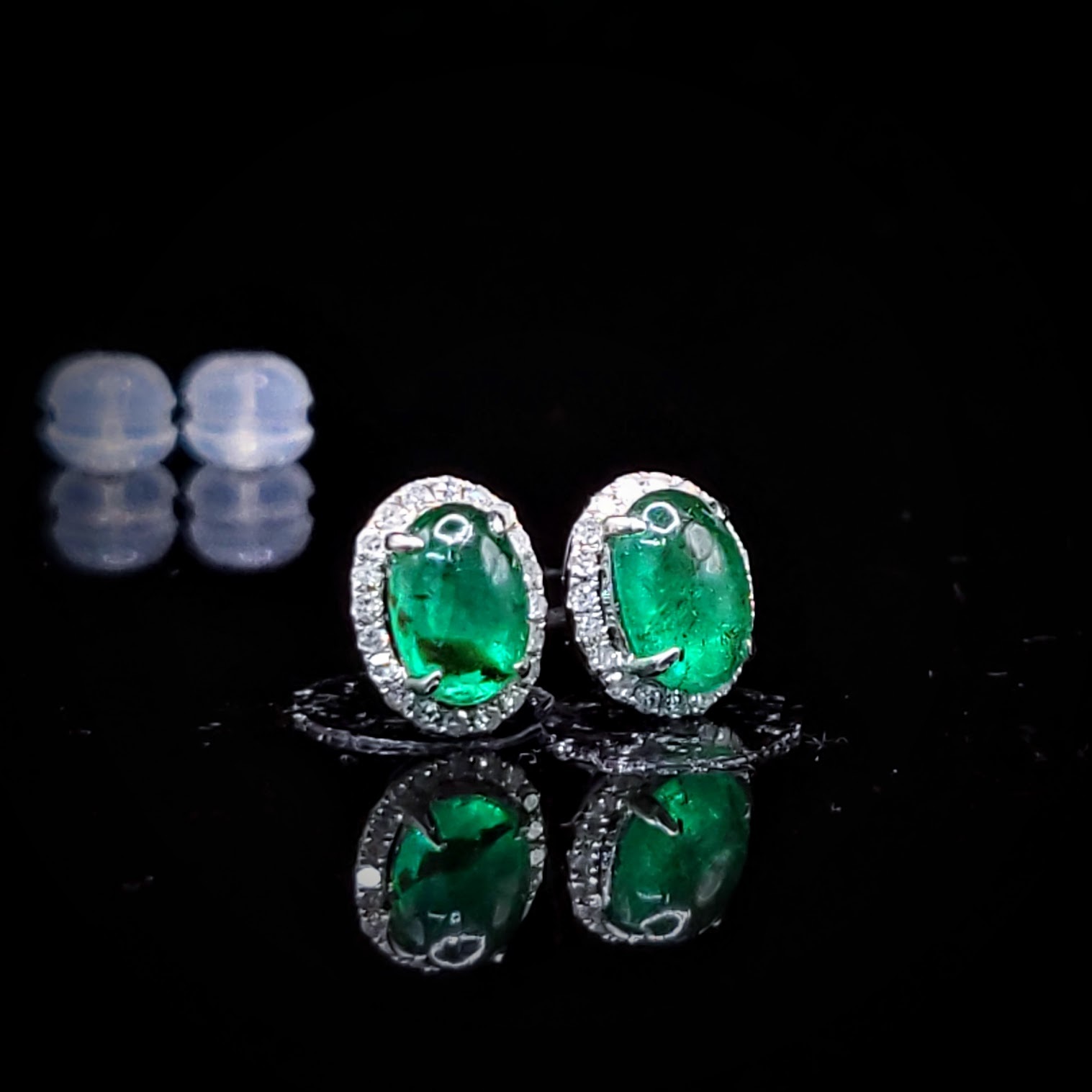 全新18K白金【主石1卡26份綠寶石】配15份鑽石耳環