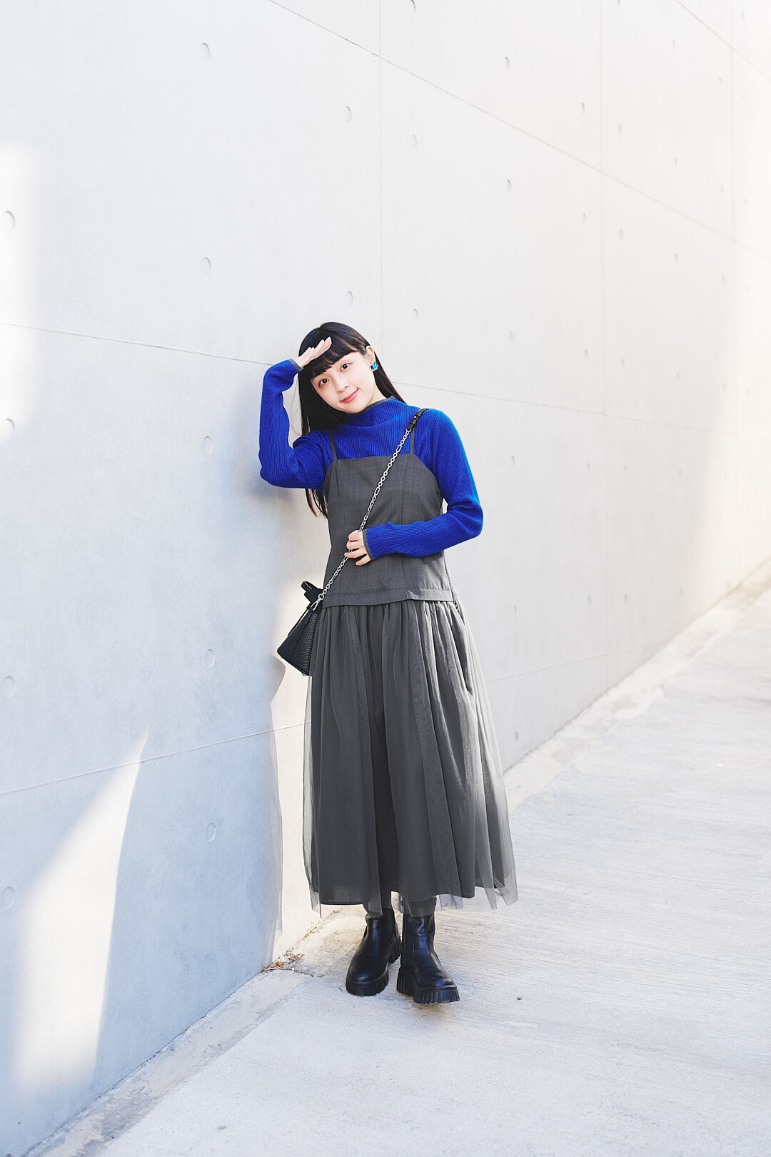 溫柔靜岡海！層次感薄紗細肩洋裝(兩色-木炭灰)