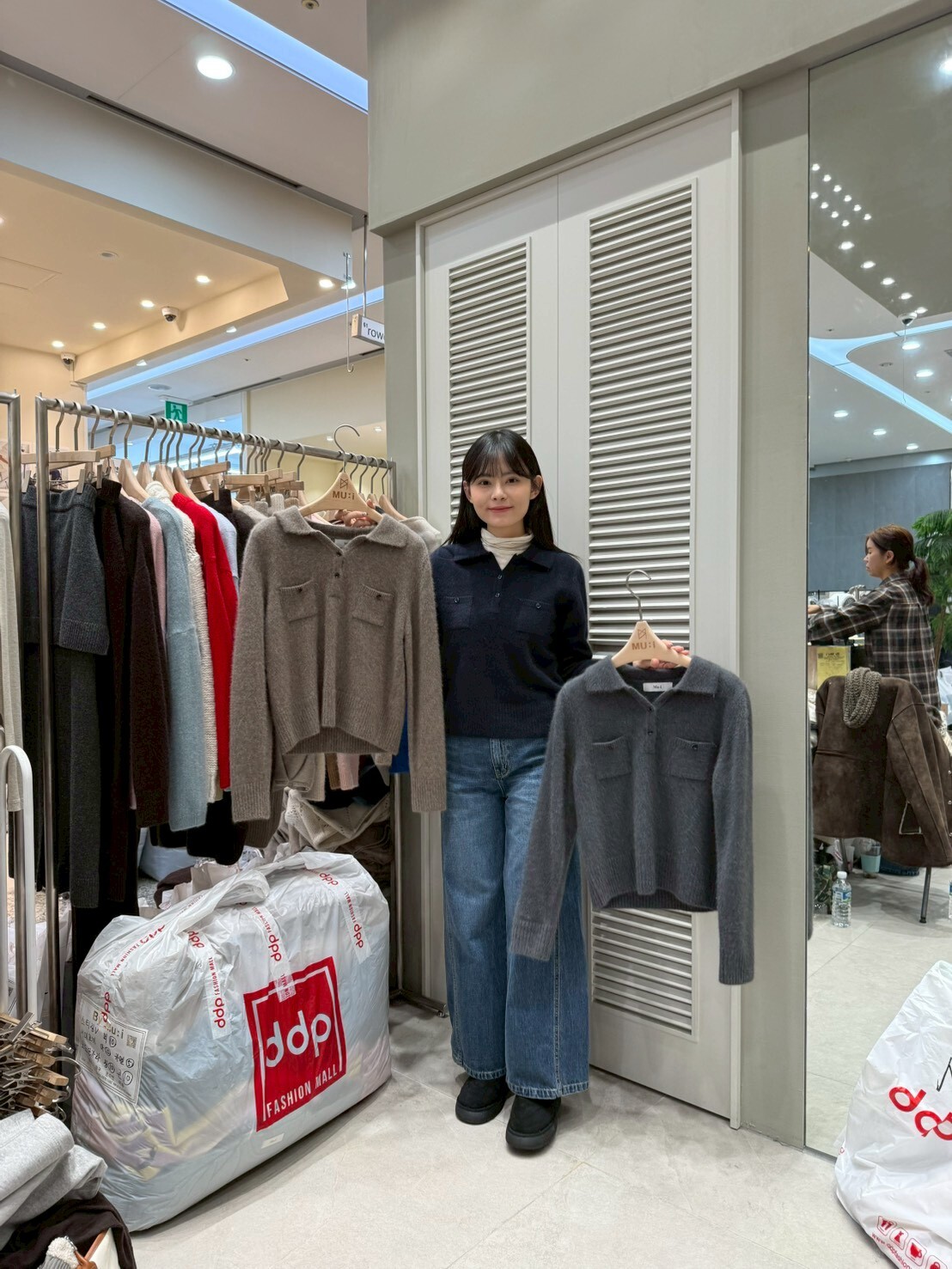 MU5369 小翻領排扣毛衣