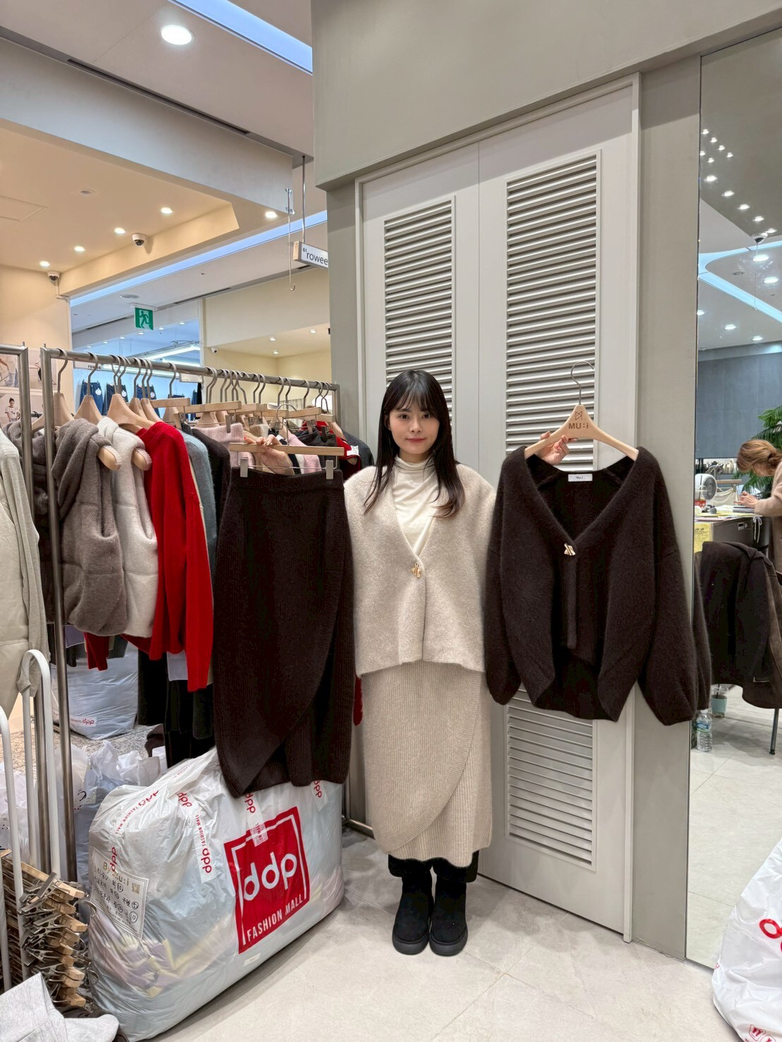 MU5306 前面兩層毛毛長裙