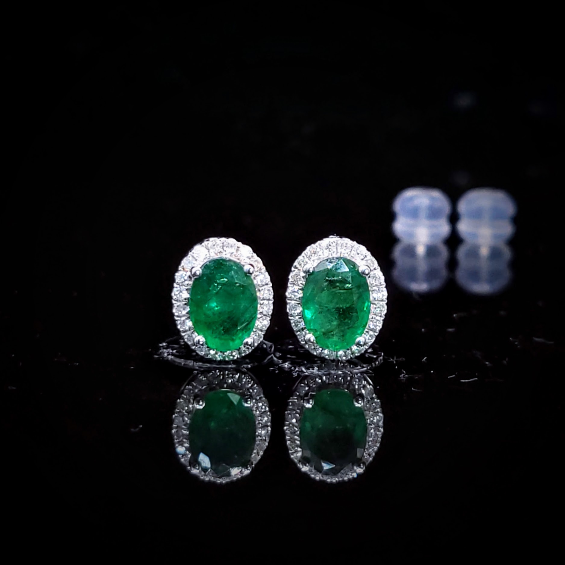 全新18K白金【主石1卡35份綠寶石】配21份鑽石耳環