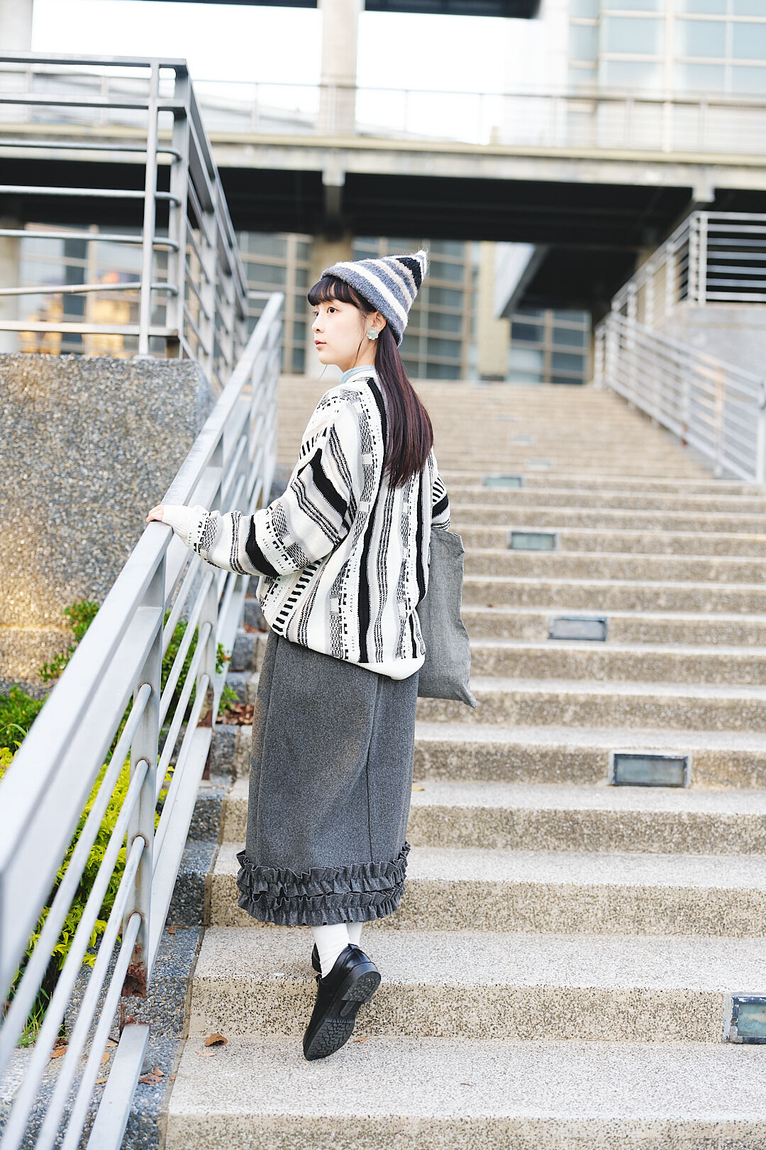 (限量)倫敦霧時分！毛呢荷葉邊裙(兩色-木炭)