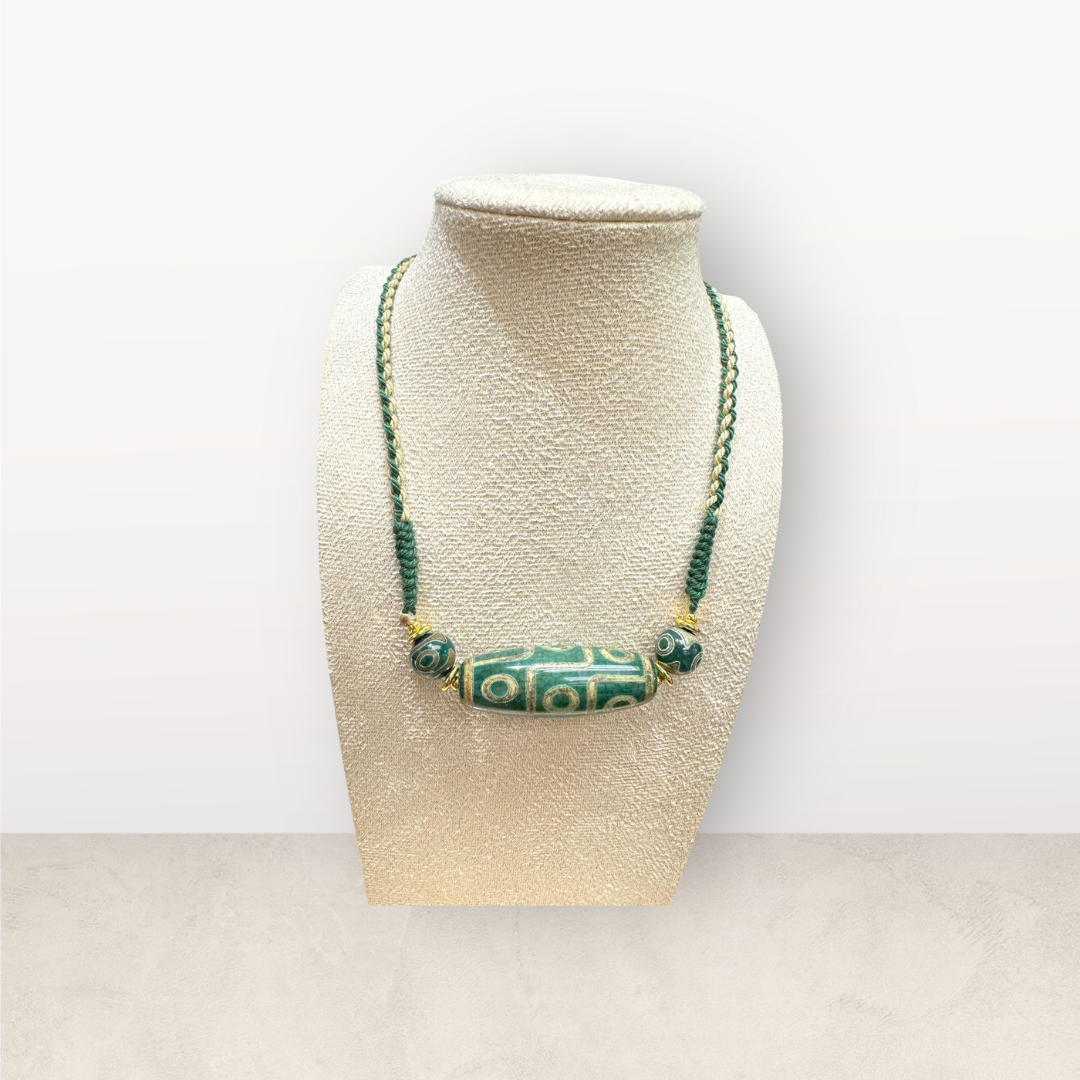 HKAF1214-002 九眼梭形天珠綠瑪瑙編織頸繩(A2)