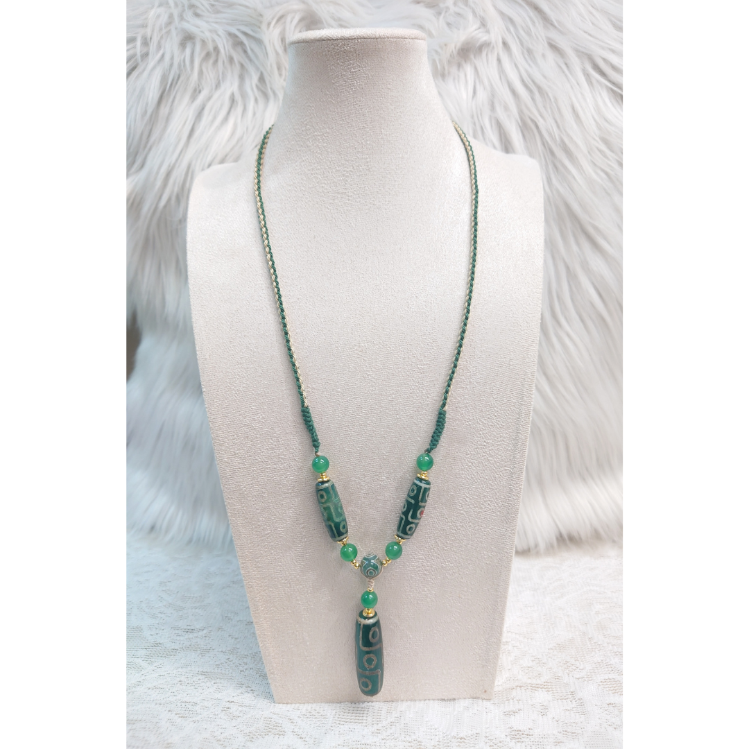 HKAF1214-003 九眼梭形天珠綠瑪瑙編織頸繩(A3)