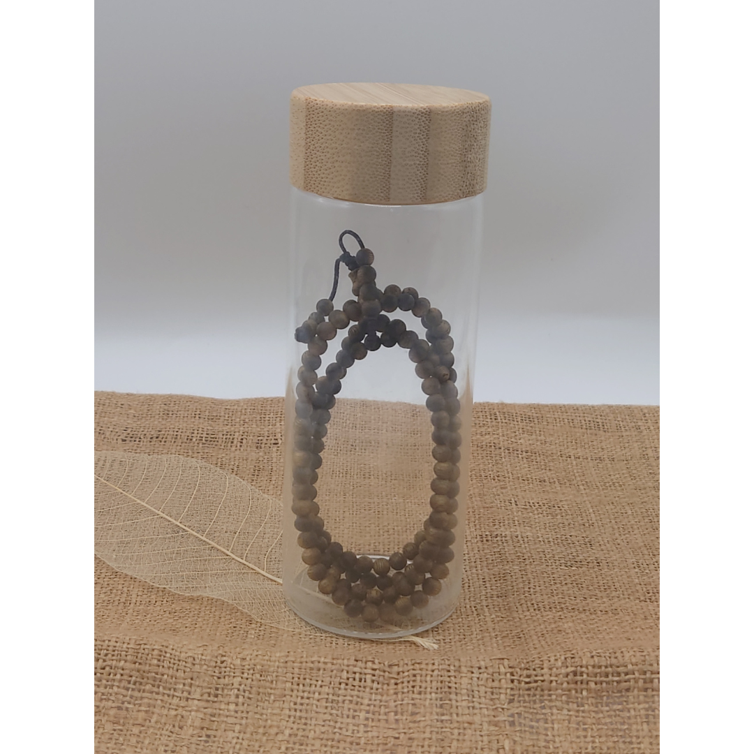 HKAF1214-018 天然越南收藏級鶯歌綠棋楠4mm圓珠沉香- 4圈手串(經師傅開光)(A18)