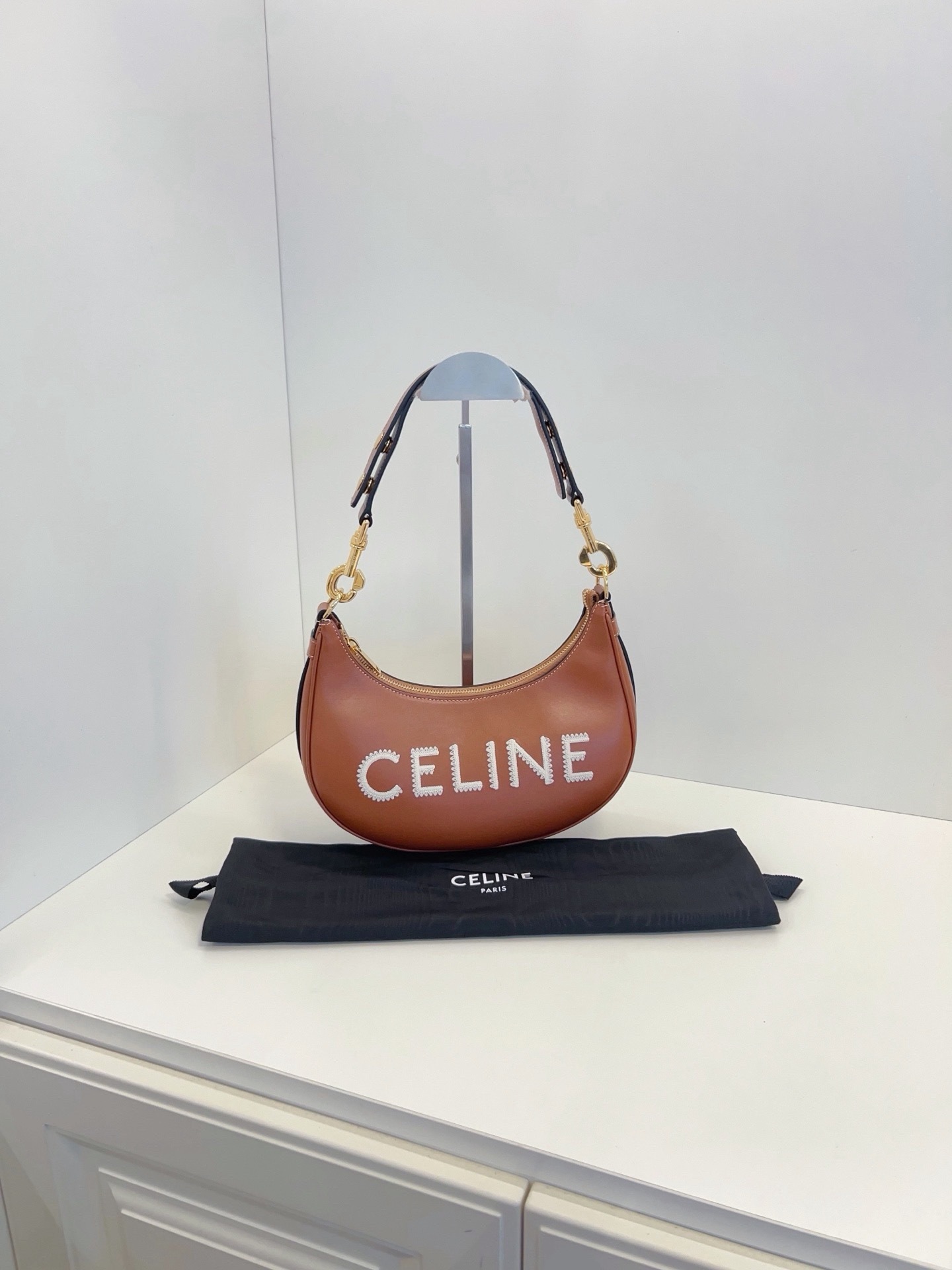 【99新】CELINE AVA 小牛皮腋下包