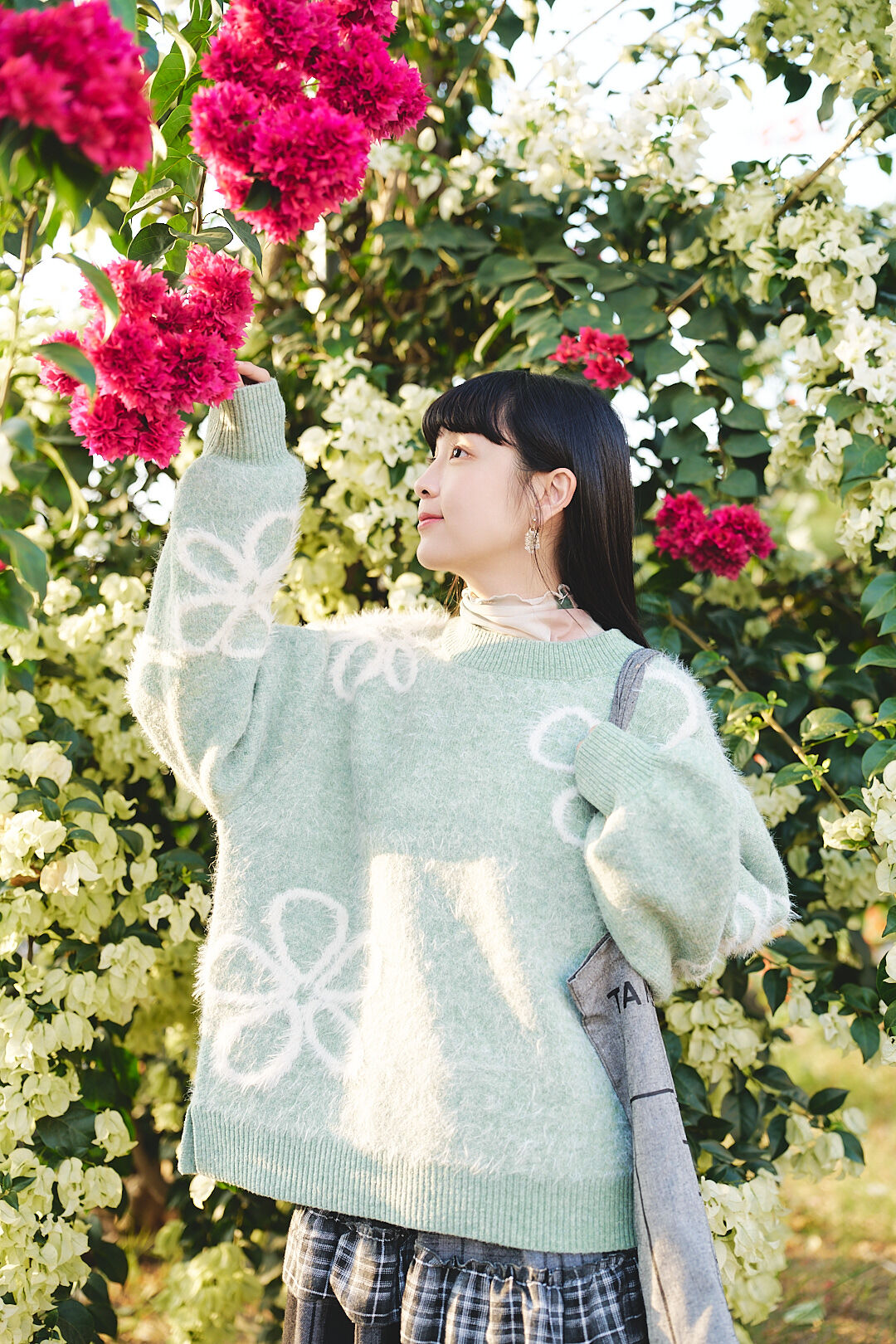 (限量)冬日吻！羽毛緹花針織毛衣(兩色-淺薄荷)