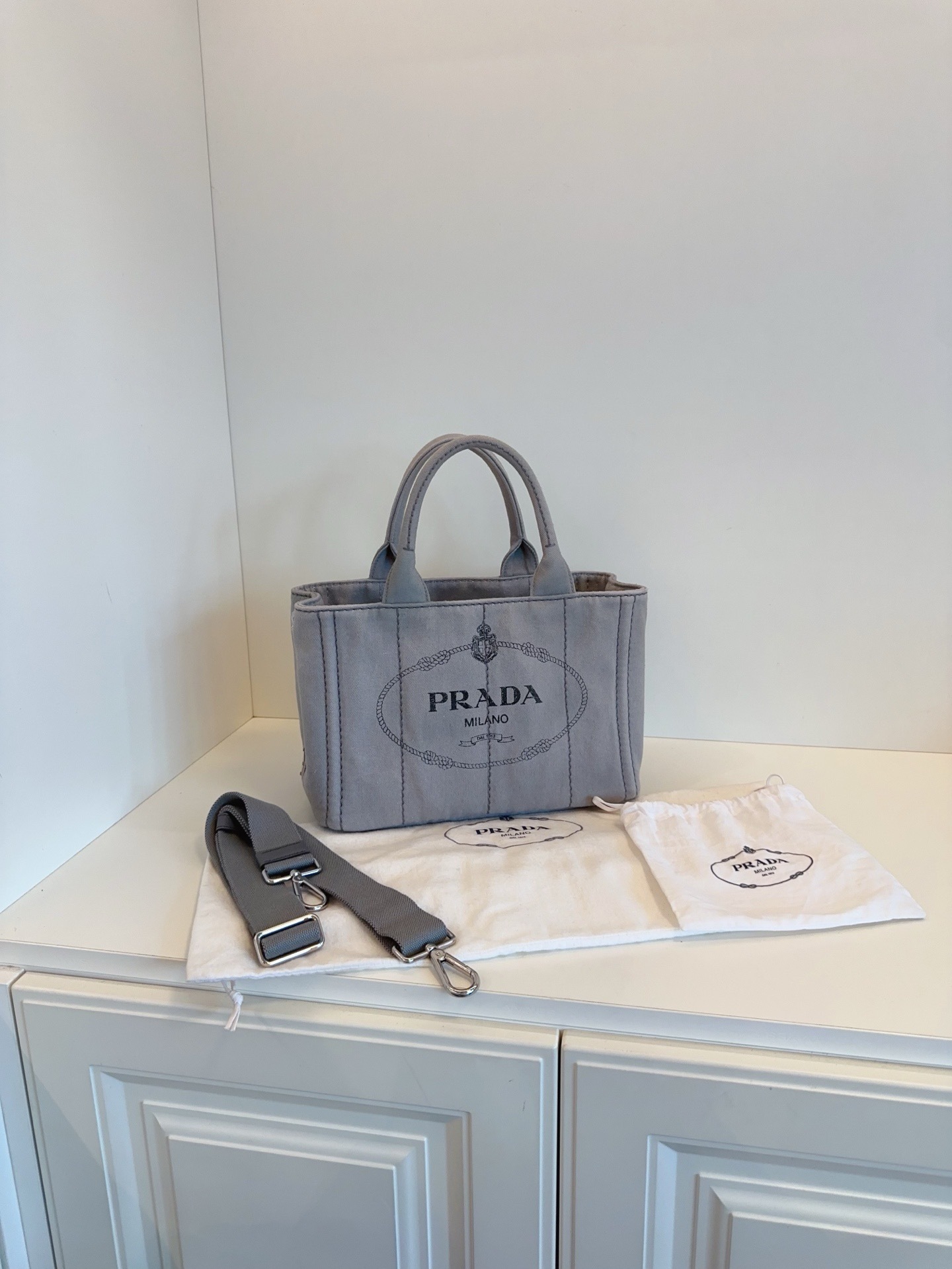 【98新】Prada 帆布沙灘袋