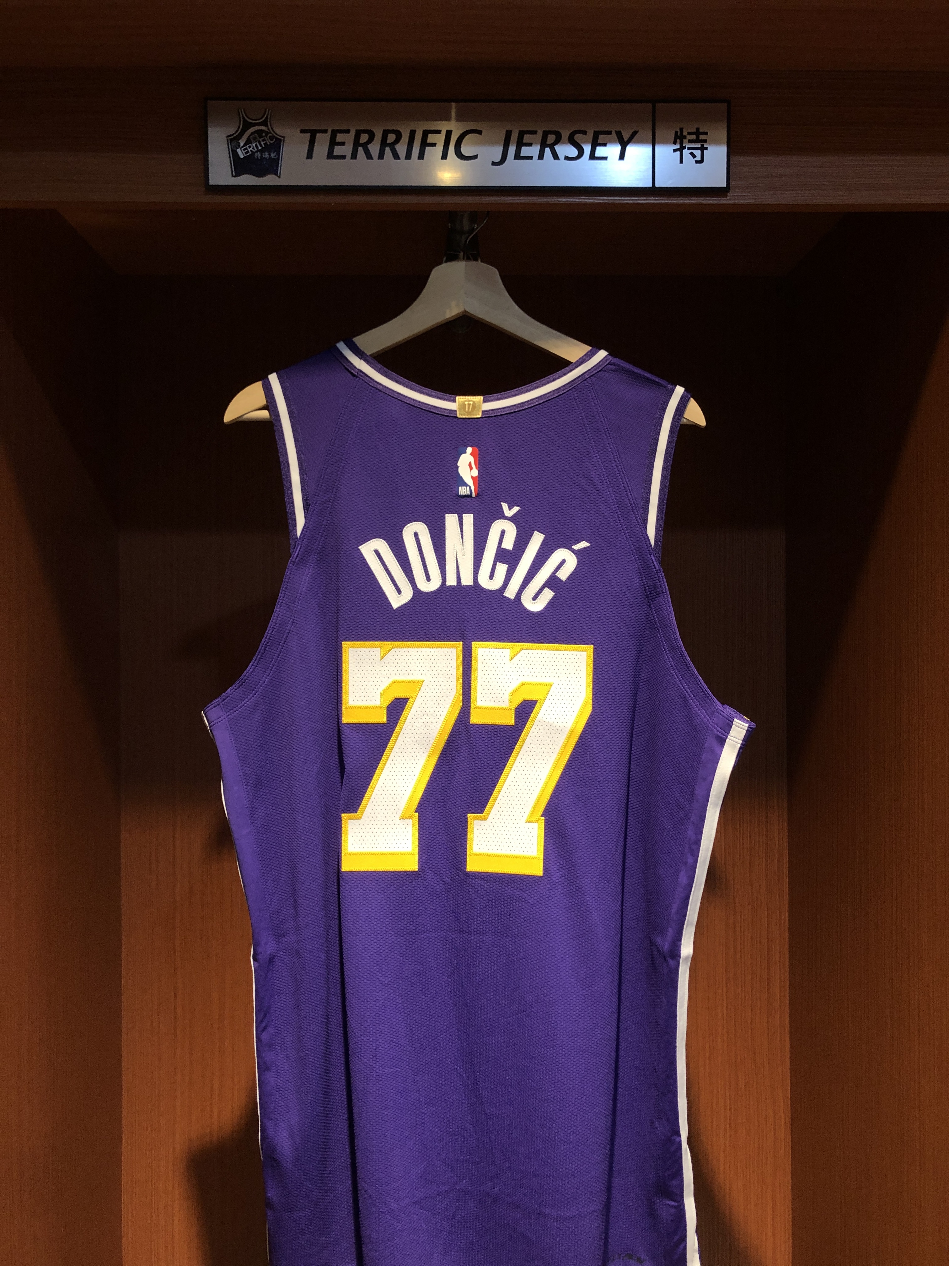 NBA球衣 Luka Doncic 洛杉磯湖人紫 Statement Jordan Authentic 球員版 電繡 含贊助商標 全新