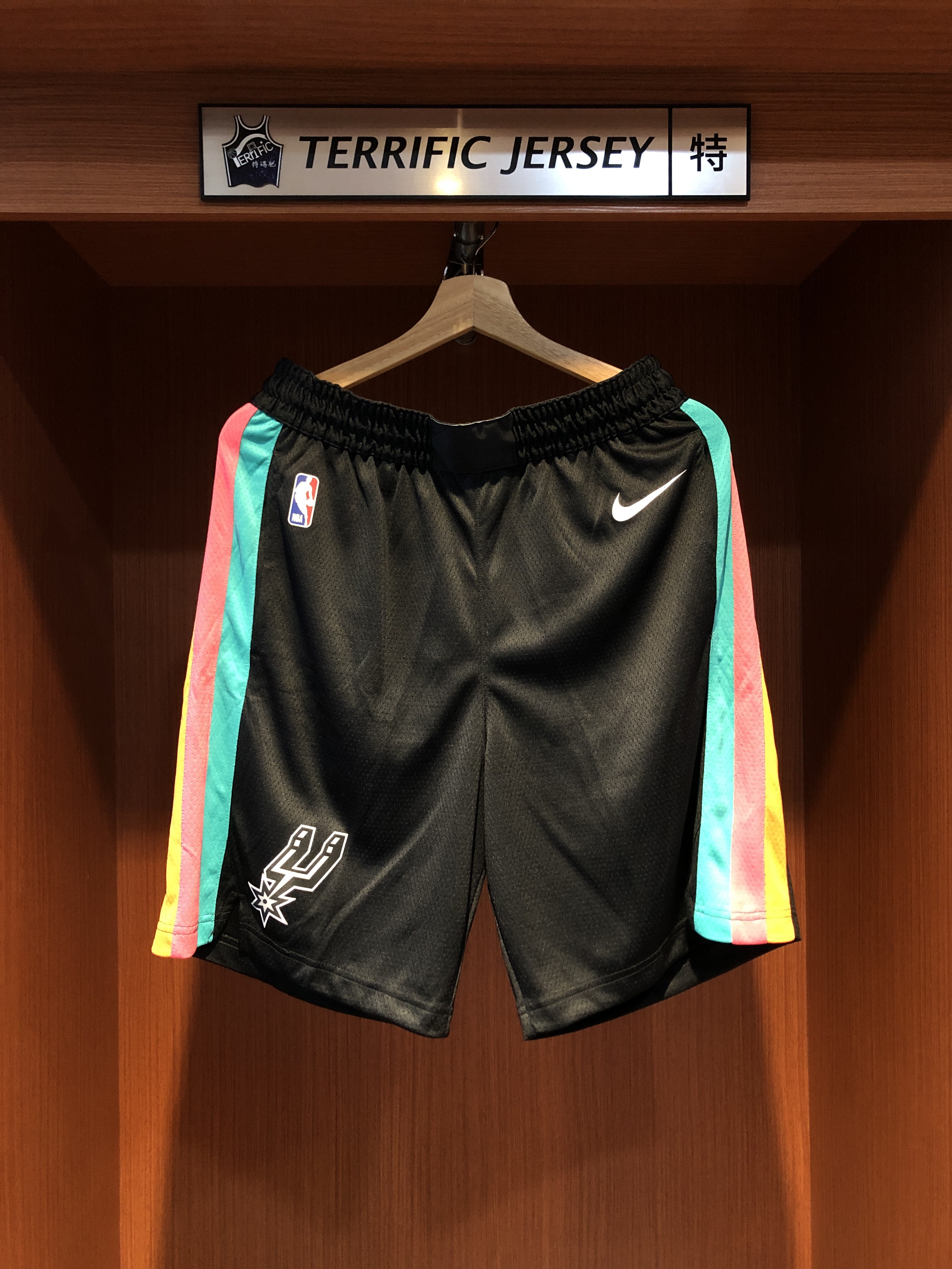 NBA球褲 San Antonio Spurs 聖安東尼奧馬刺城市球褲 25-26 City Nike Swingman Shorts 球迷版 有口袋 全新