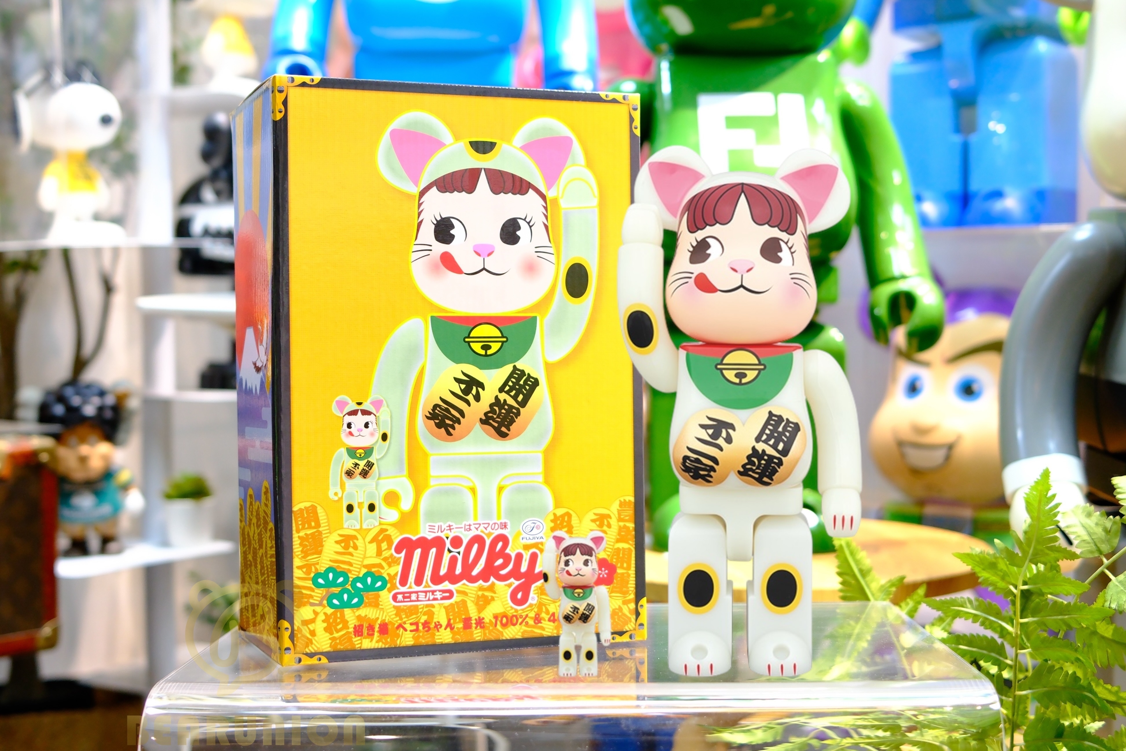 🥇現貨🥇Bearbrick 400% 100% 不二家 蓄光 GID PEKO