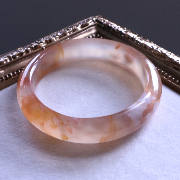 【天然石水晶手鐲】圈口尺寸56～57 輕粉圓潤瑪瑙貓爪/金線飄花桂花釀瑪瑙