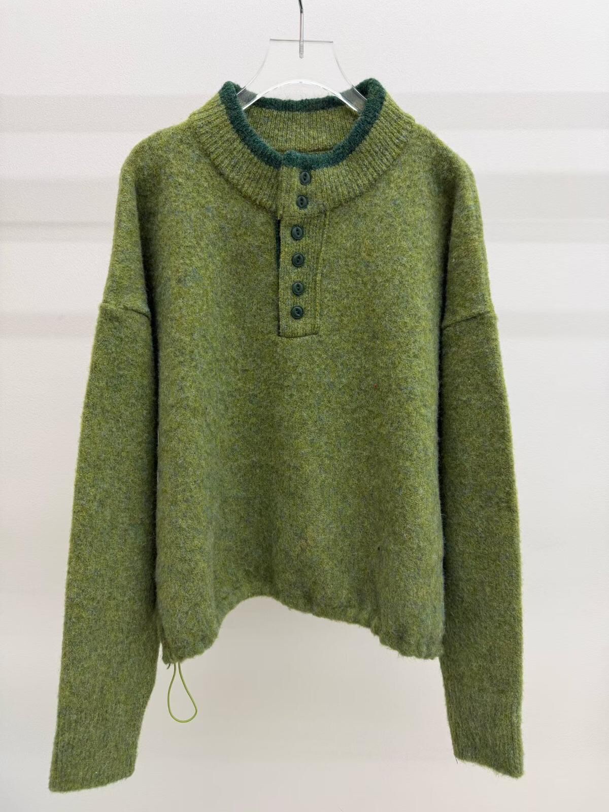 拼色半開胸針織衫 GARMENTS-066T