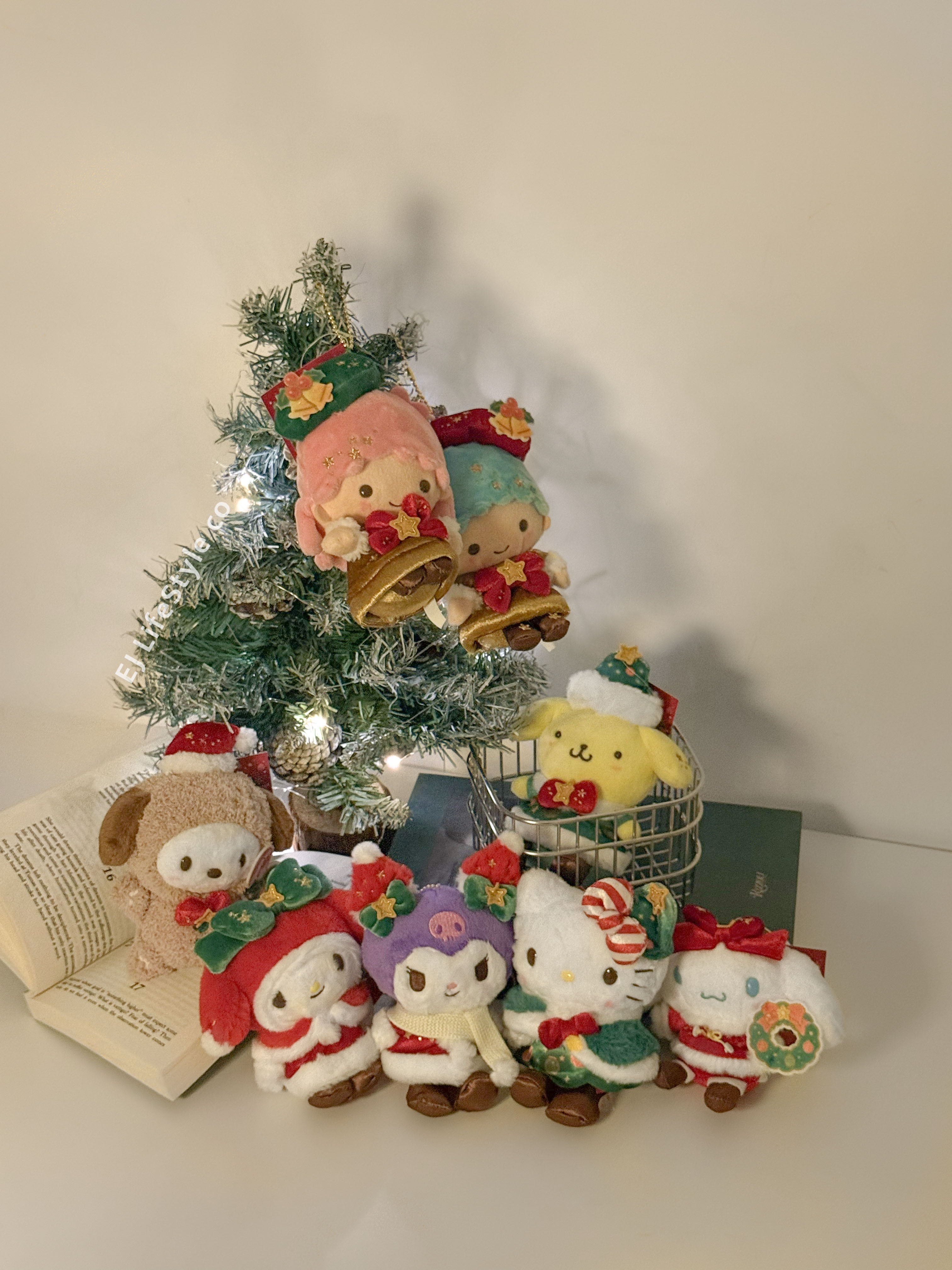 🇯🇵 SANRIO 三麗鷗家族 2025 聖誕節限定 HELLO KITTY 酷洛米 大耳狗 美樂蒂 帕恰狗 布丁狗 KIKI LALA 吊飾 鑰匙圈 / 現貨