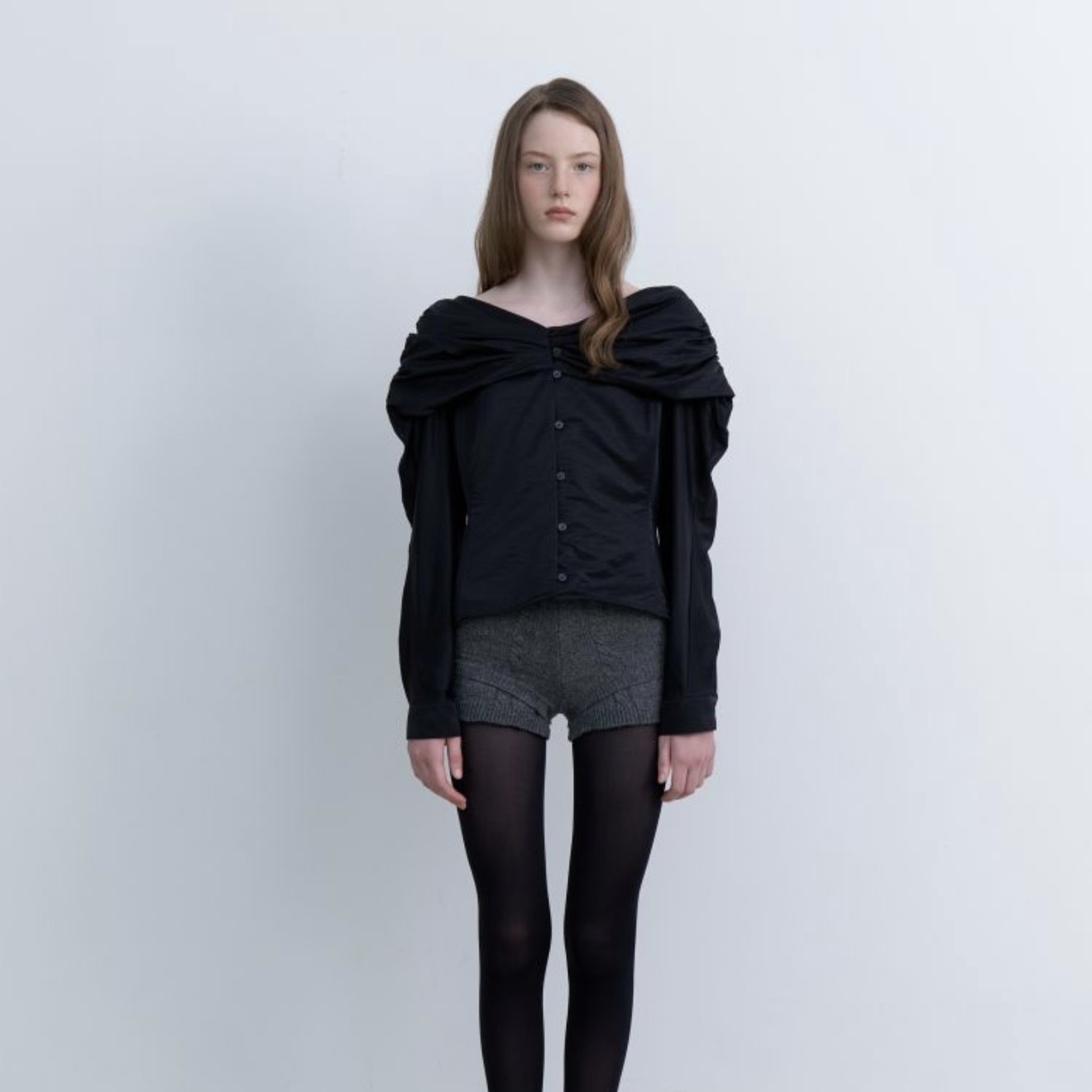 [AMIDI] OFF-SHOULDER SHIRRING BLOUSE