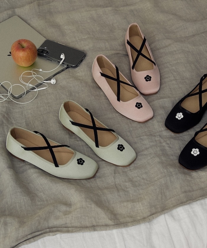 MARY QUANT / Limited products embroidered satin ballet Shoes