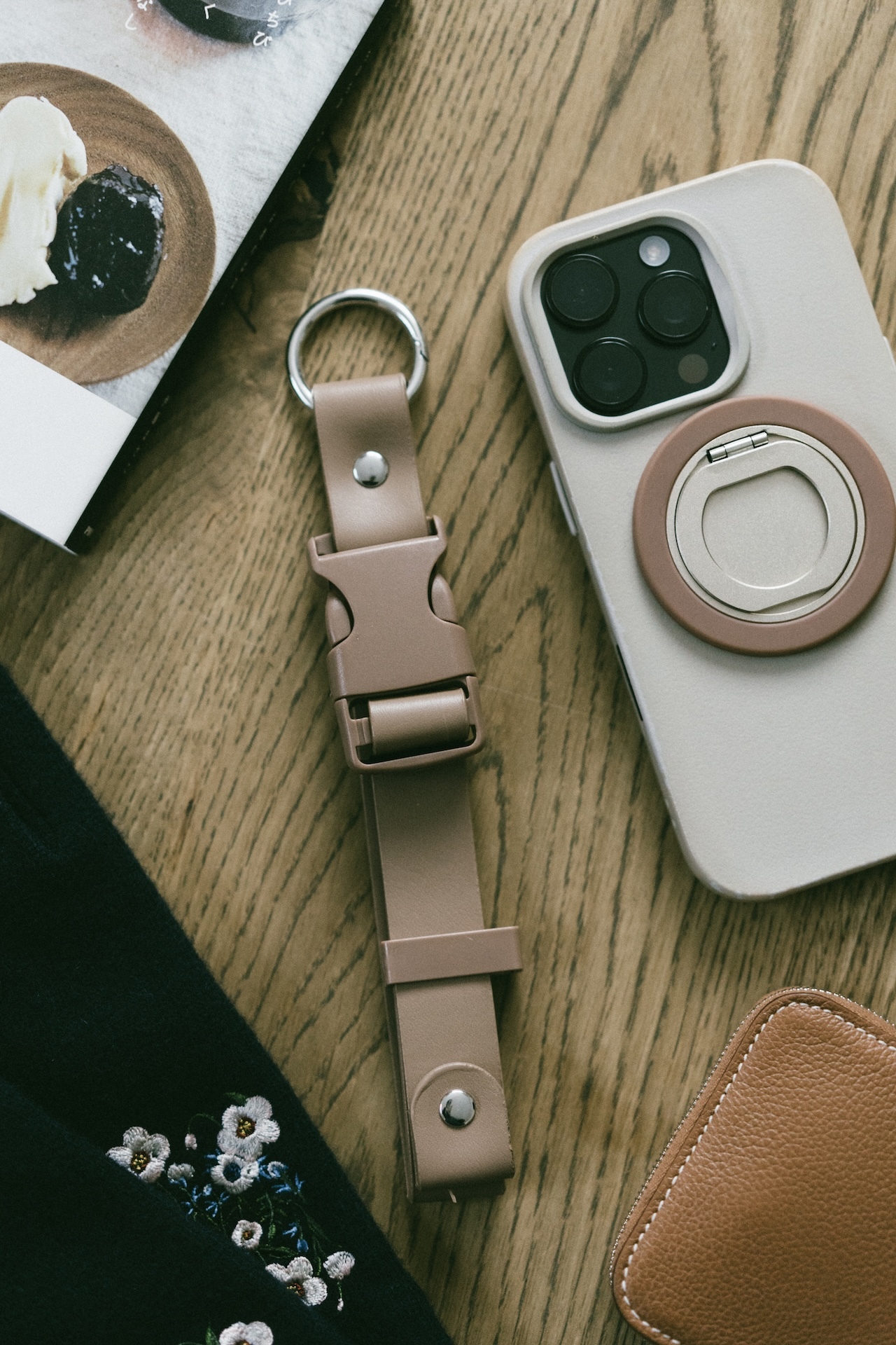 日本3COINS外出旅行必備多功能掛扣