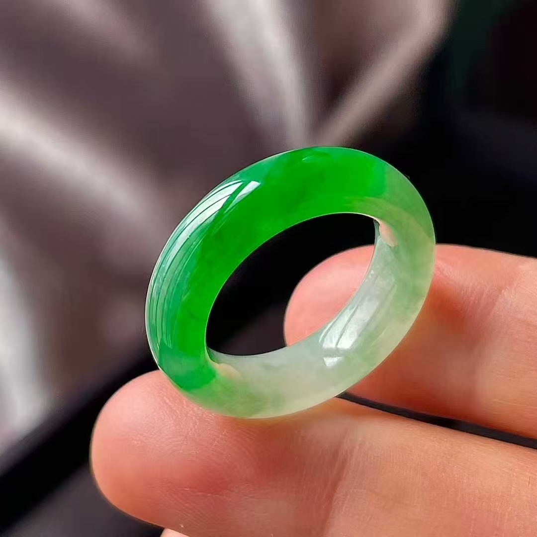 1265510 翡翠冰辣綠指環 (圈口 13號)