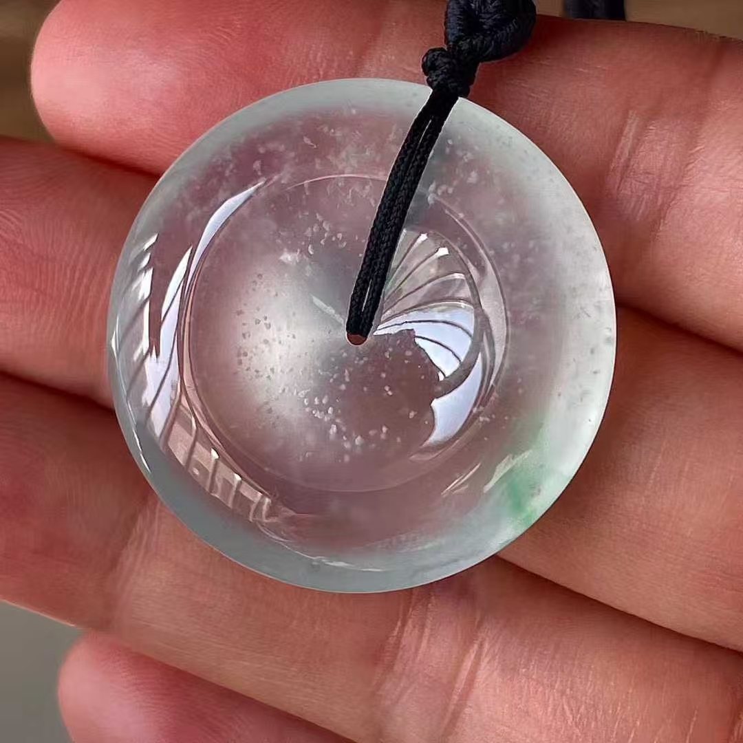 1265514 翡翠高冰飄綠平安扣 (28.6mm直徑)