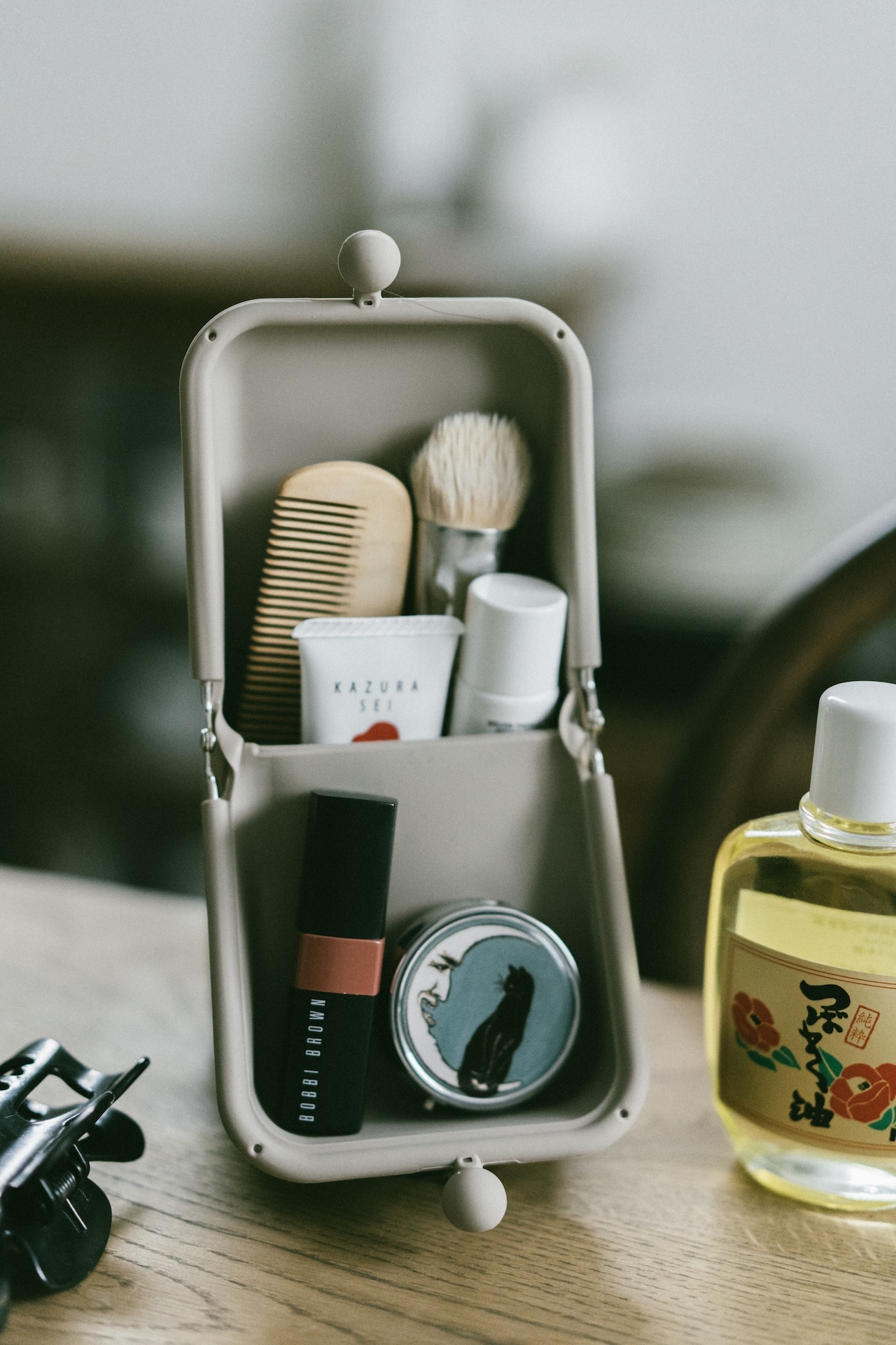 KUTSUWA大容量可站立吸附不倒式萬用收納袋／筆袋／刷具袋