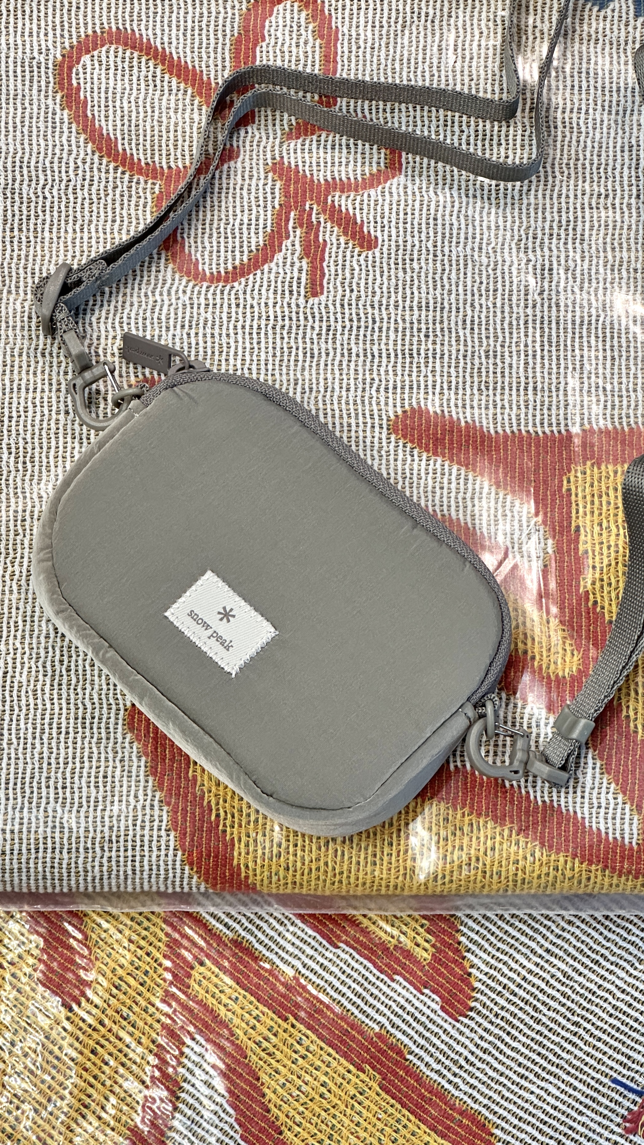 【現貨】snow peak  零錢包 卡片包  萬用小收納包 金屬光澤  附頸掛繩