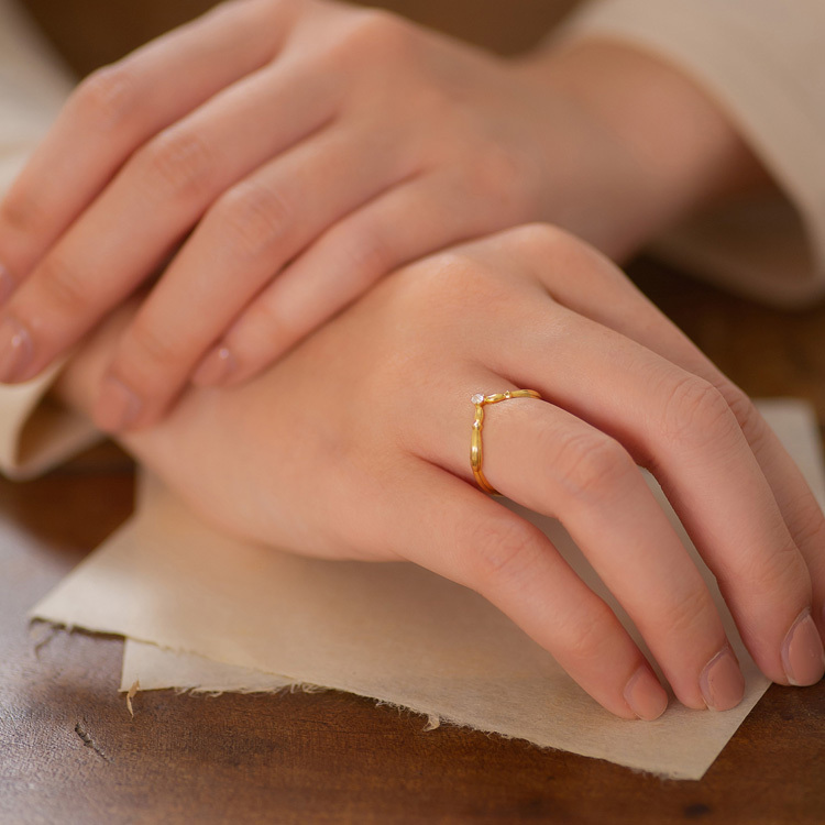 鑽石18K曲線戒指 羅馬式風格