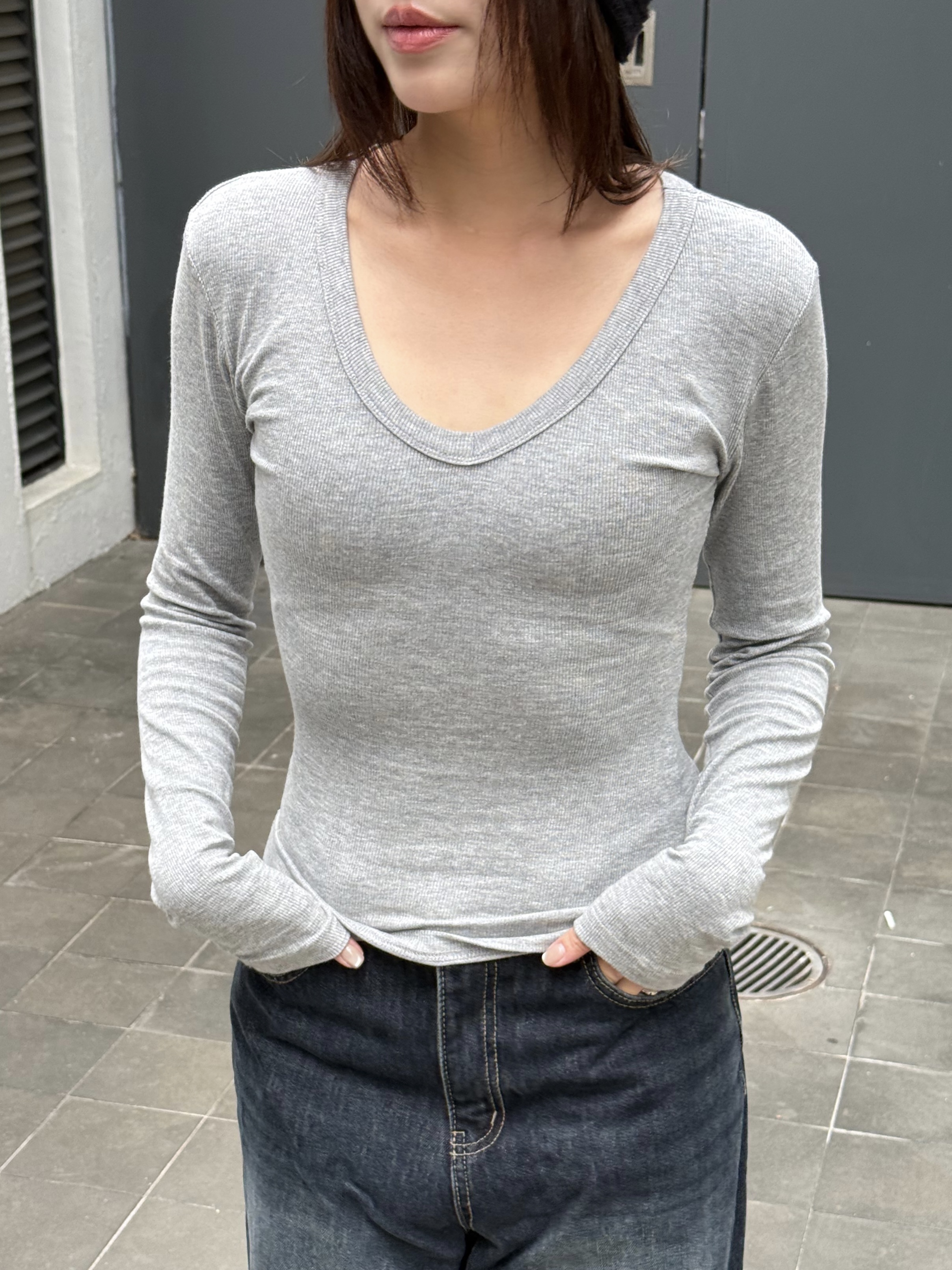 (現貨) 日常大V領彈性修身上衣 T1221(白/黑/淺灰/深灰)