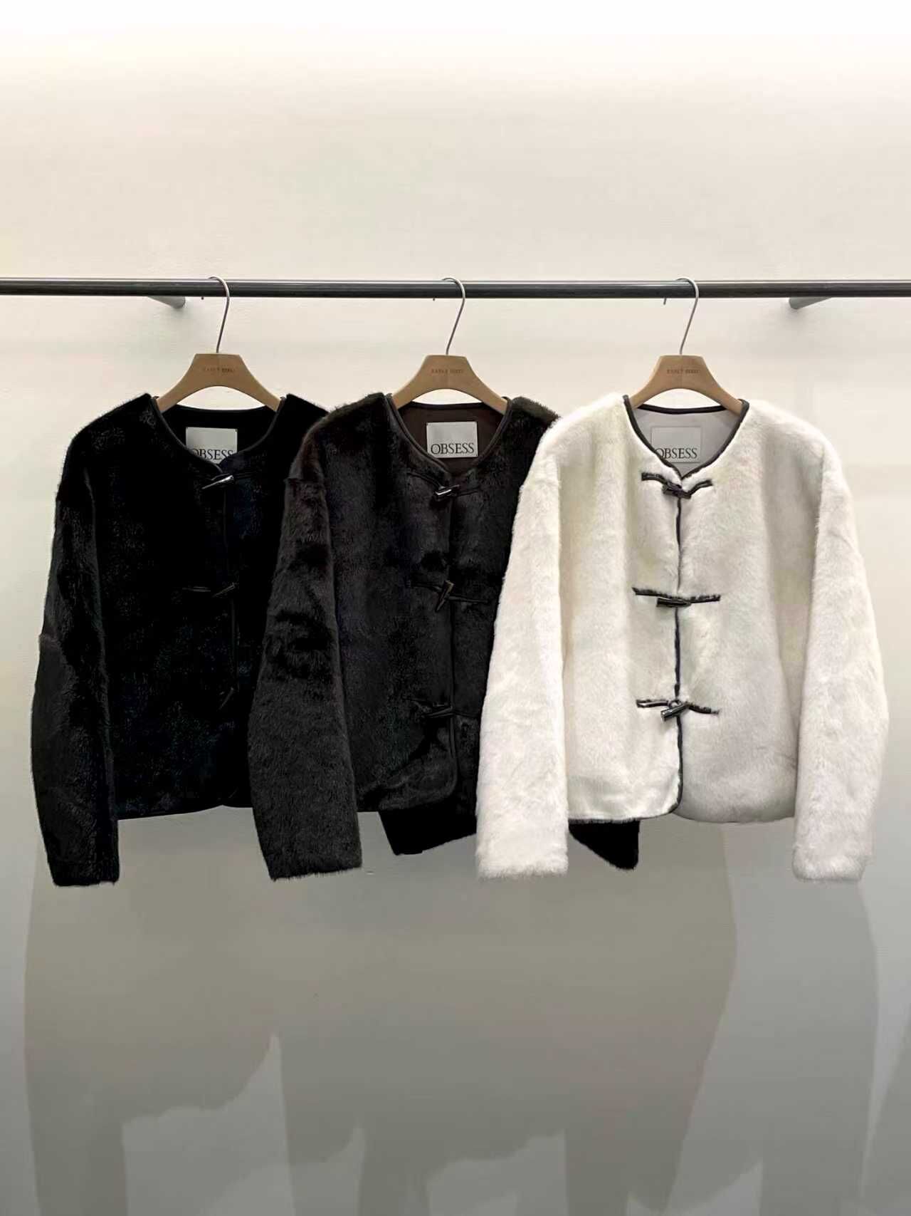 OB5302 人造毛皮雙排扣外套 *特價* (優惠碼同充值購物金不適用)