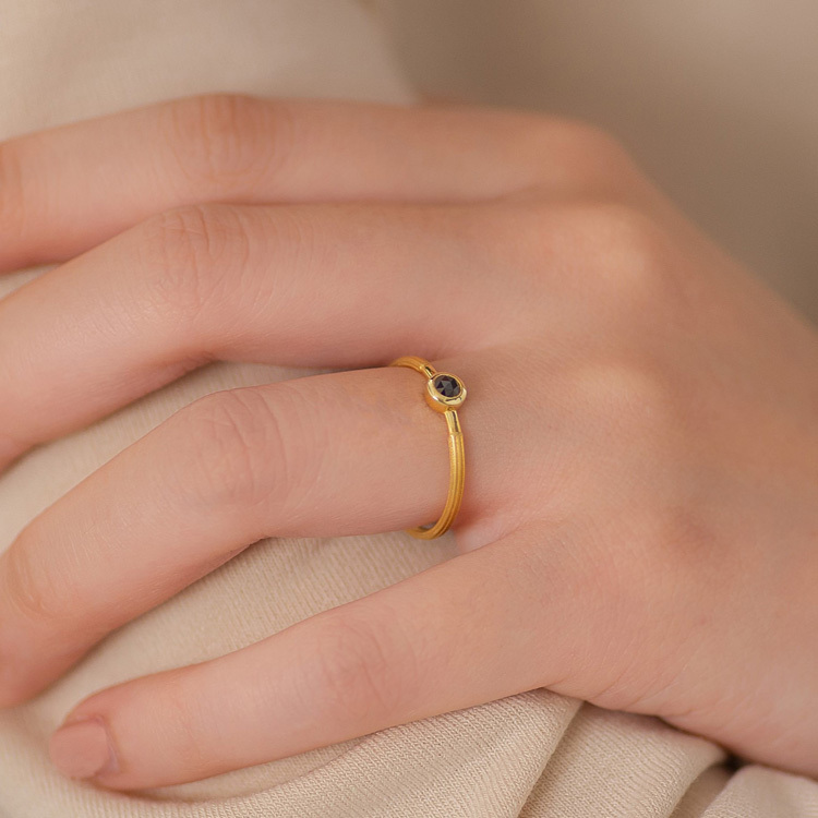 玫瑰切工黑鑽18K裝飾戒指 羅馬式風格