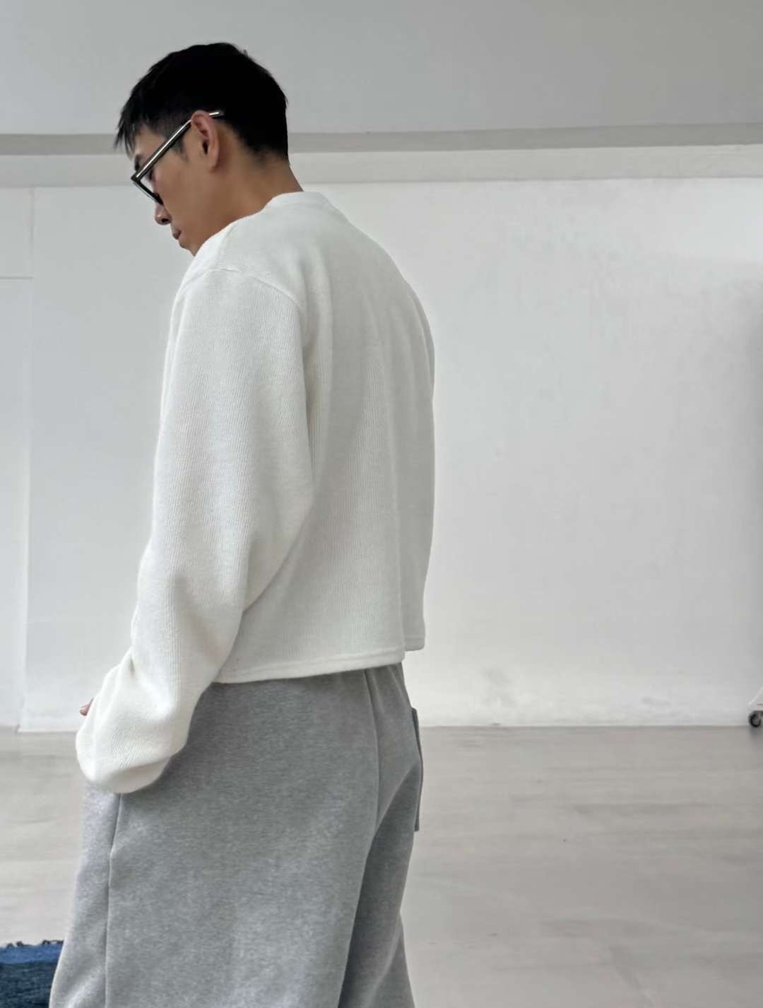 寬短輕盈針織上衣（必買）