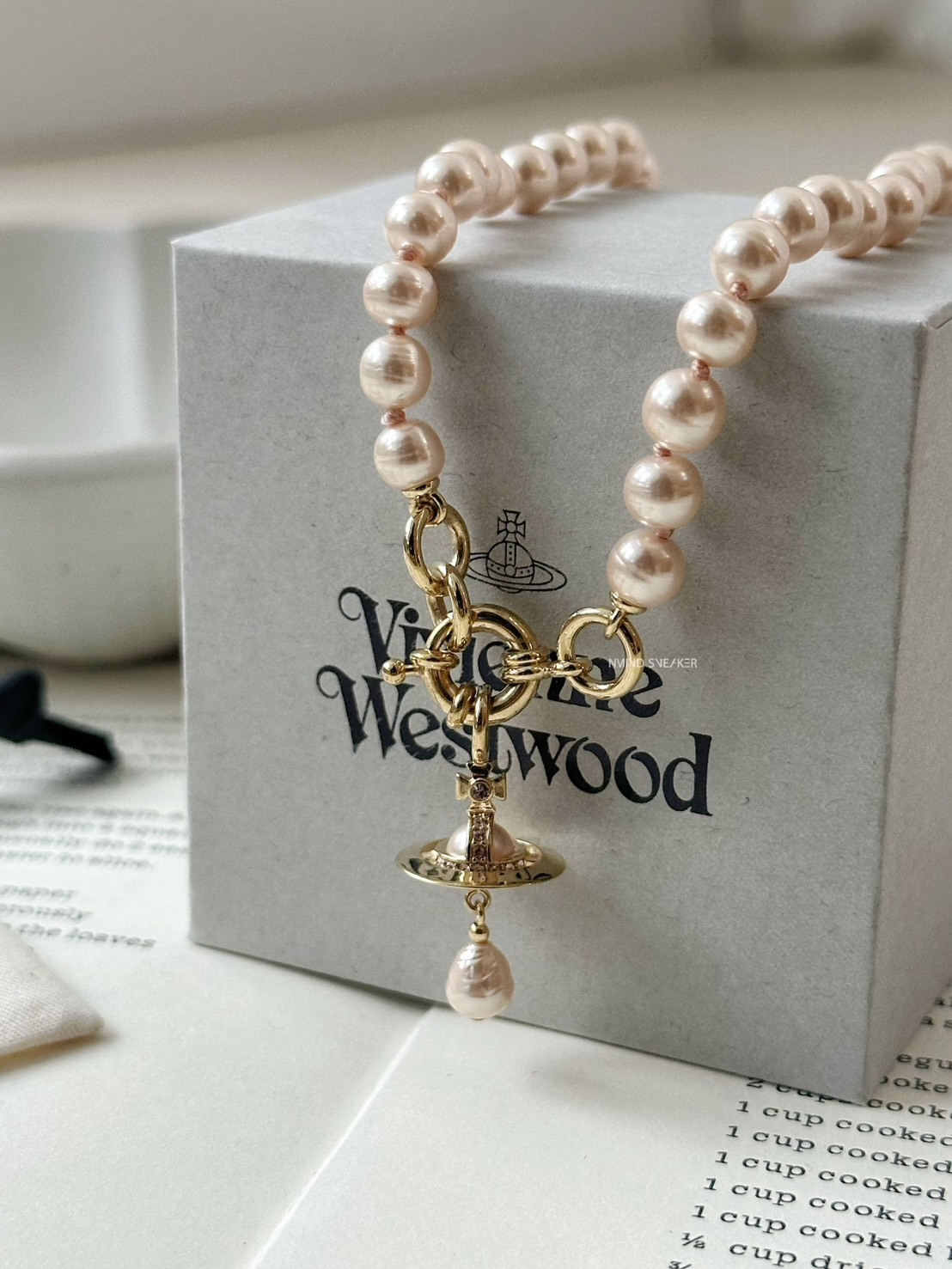 <聖誕快樂✨> Vivienne Westwood Aleksa 粉珍珠項鍊