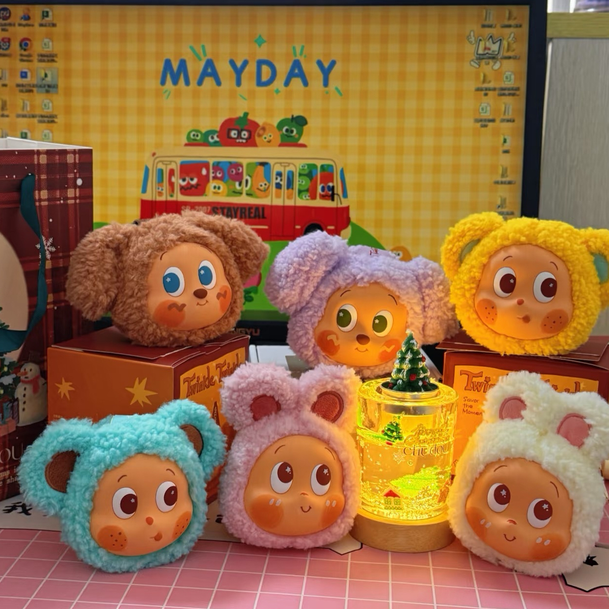 《Popmart 泡泡瑪特》星星人美味系列-吊飾耳機包盲盒