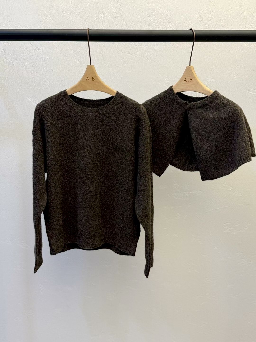 AB5355 深棕披肩毛衣