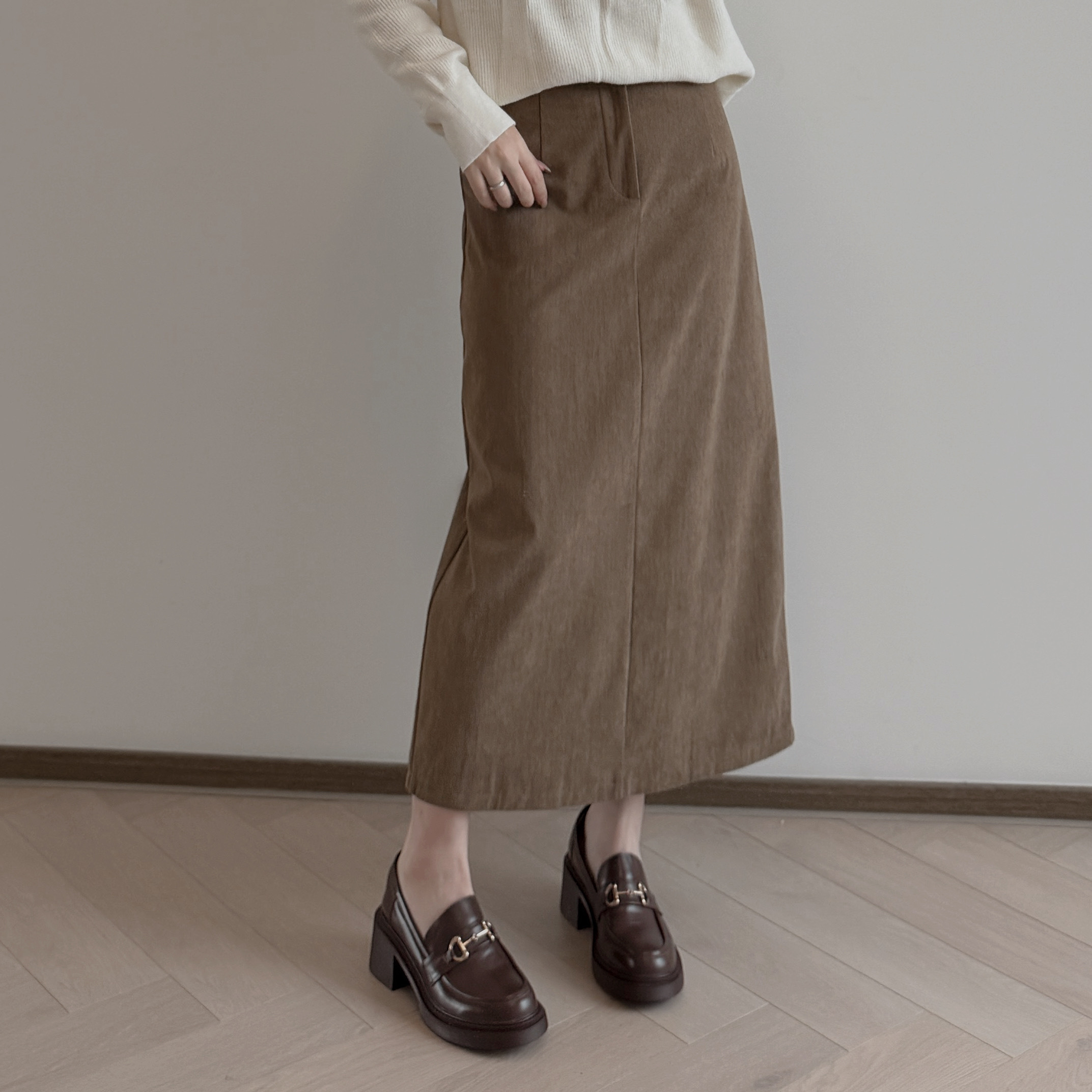 現貨 7333 深卡其薄燈芯絨半身裙