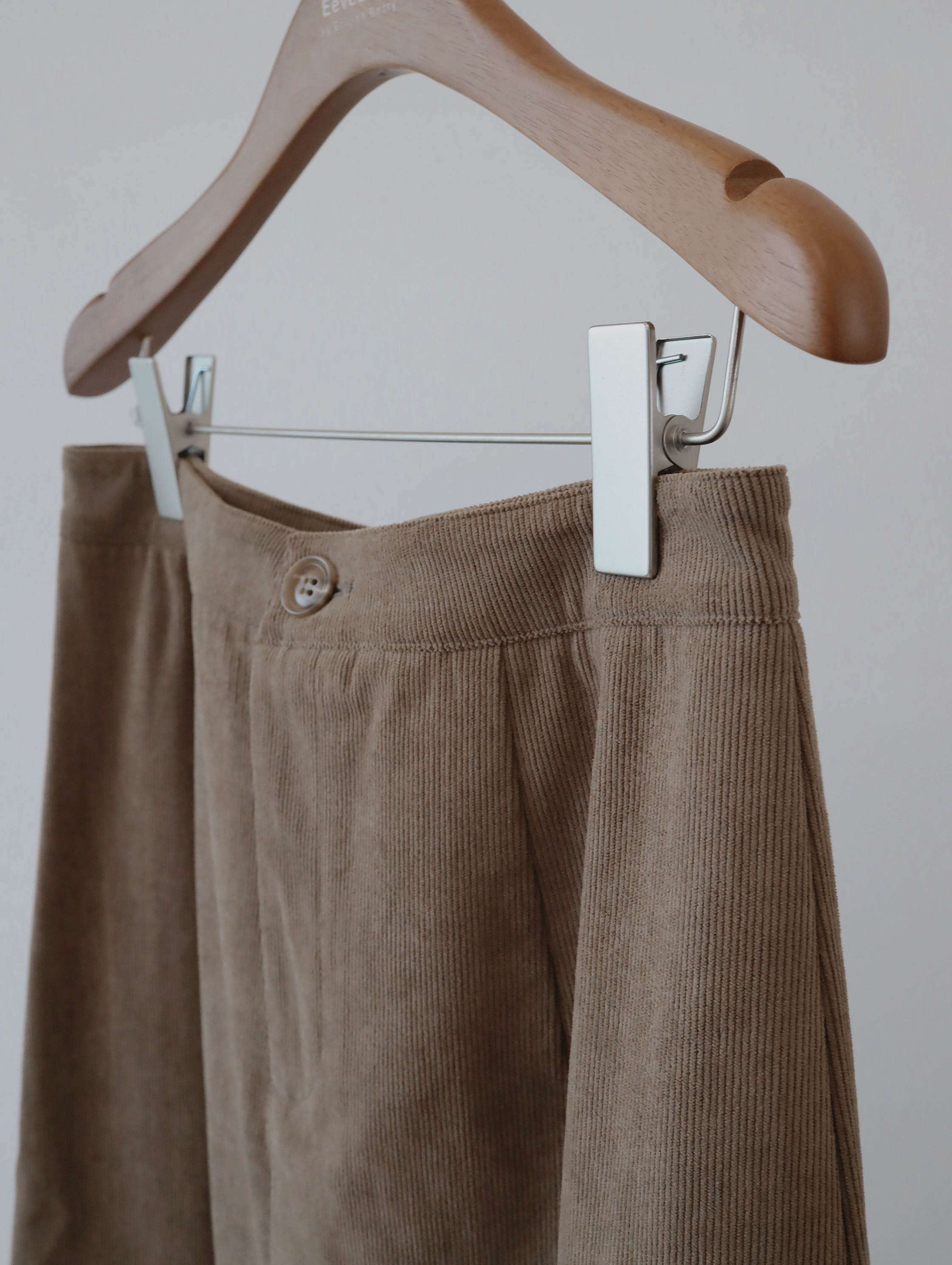 現貨 7333 深卡其薄燈芯絨半身裙