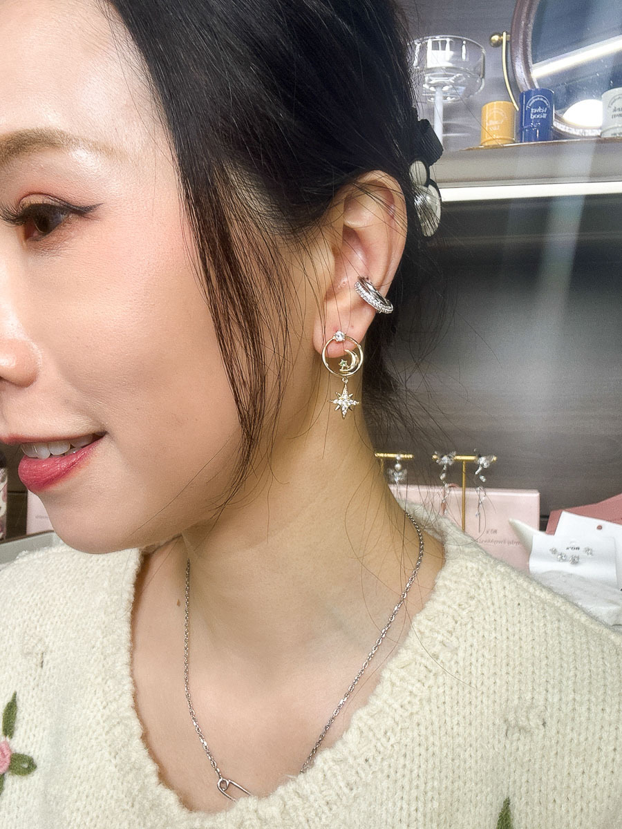 【SALE SALE SALE🔥】月亮圈 925純銀耳針 bling bling 耳環 【不設退換】（純針耳針比較軟，有可能會微曲）