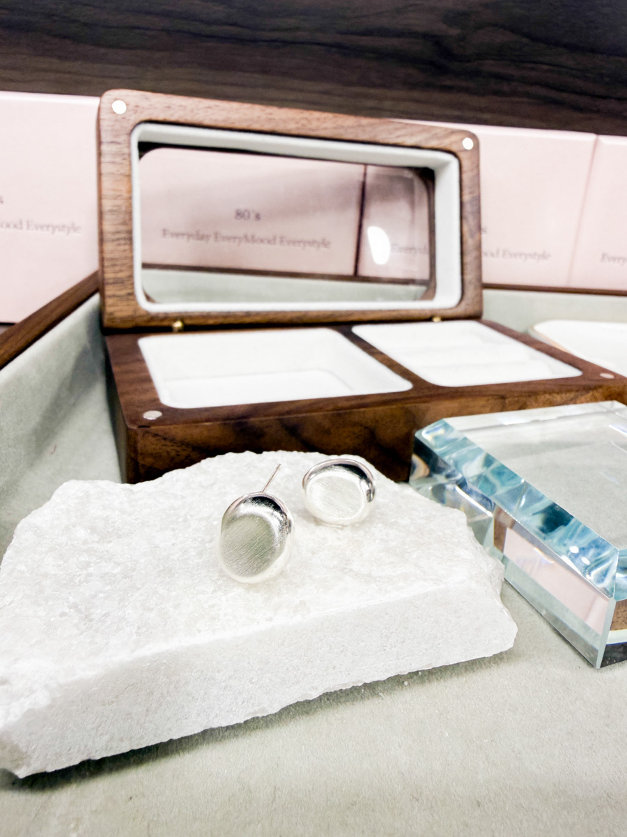 磨紗水滴 925純銀耳針 【不設退換】（純針耳針比較軟，有可能會微曲）