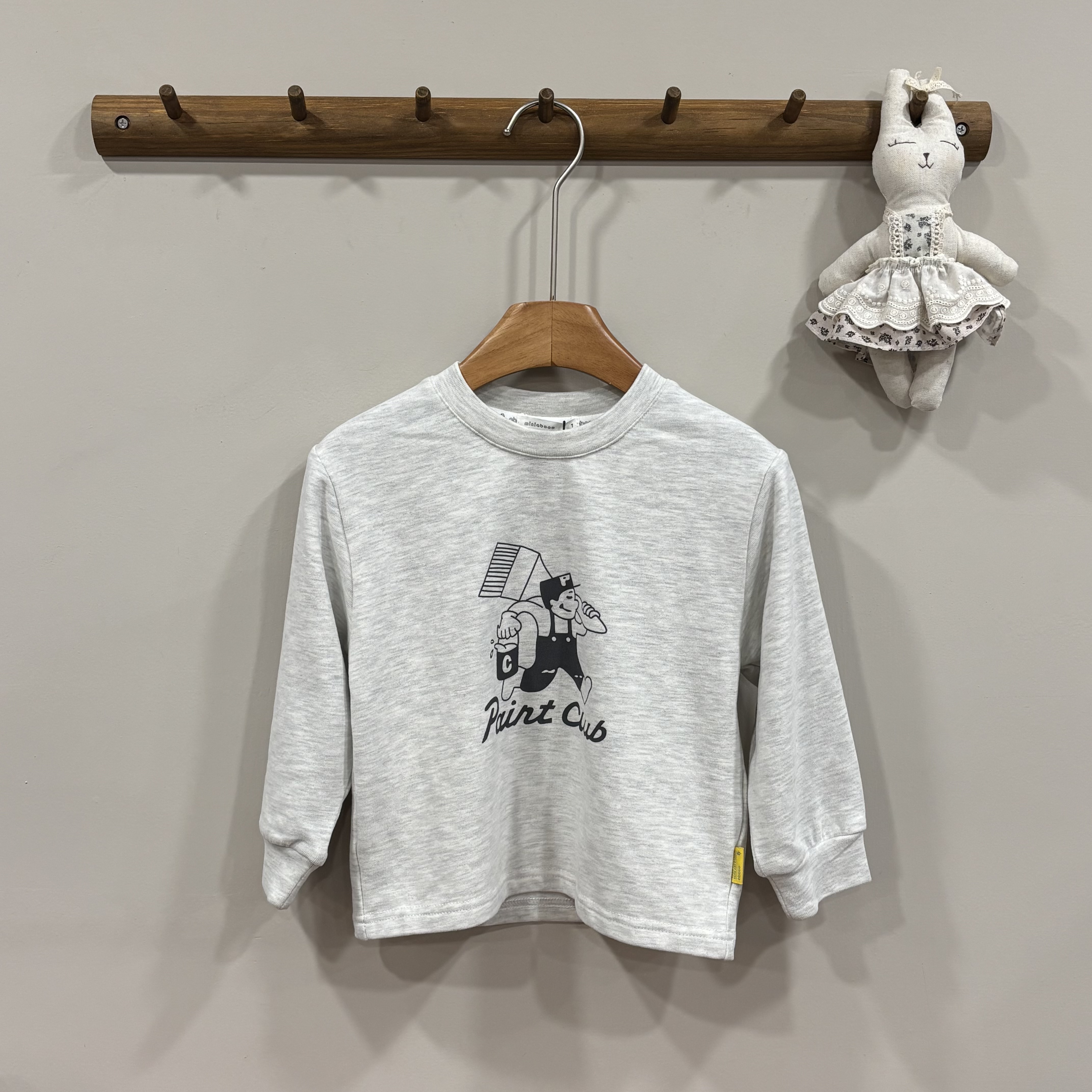 A03508質感插圖親膚上衣