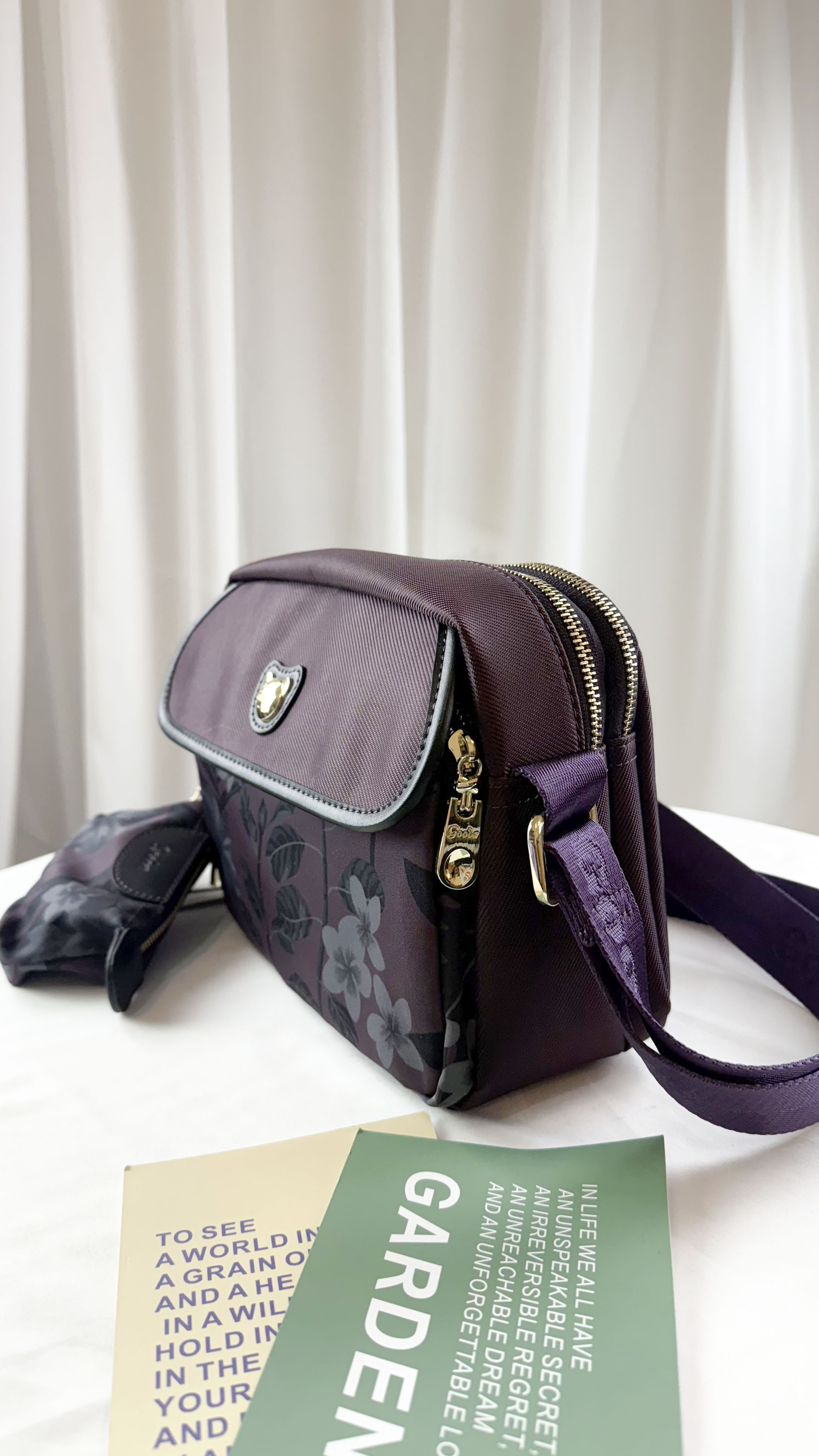 GOODS 紫花拼色防潑水側背包  附零錢包  #2901