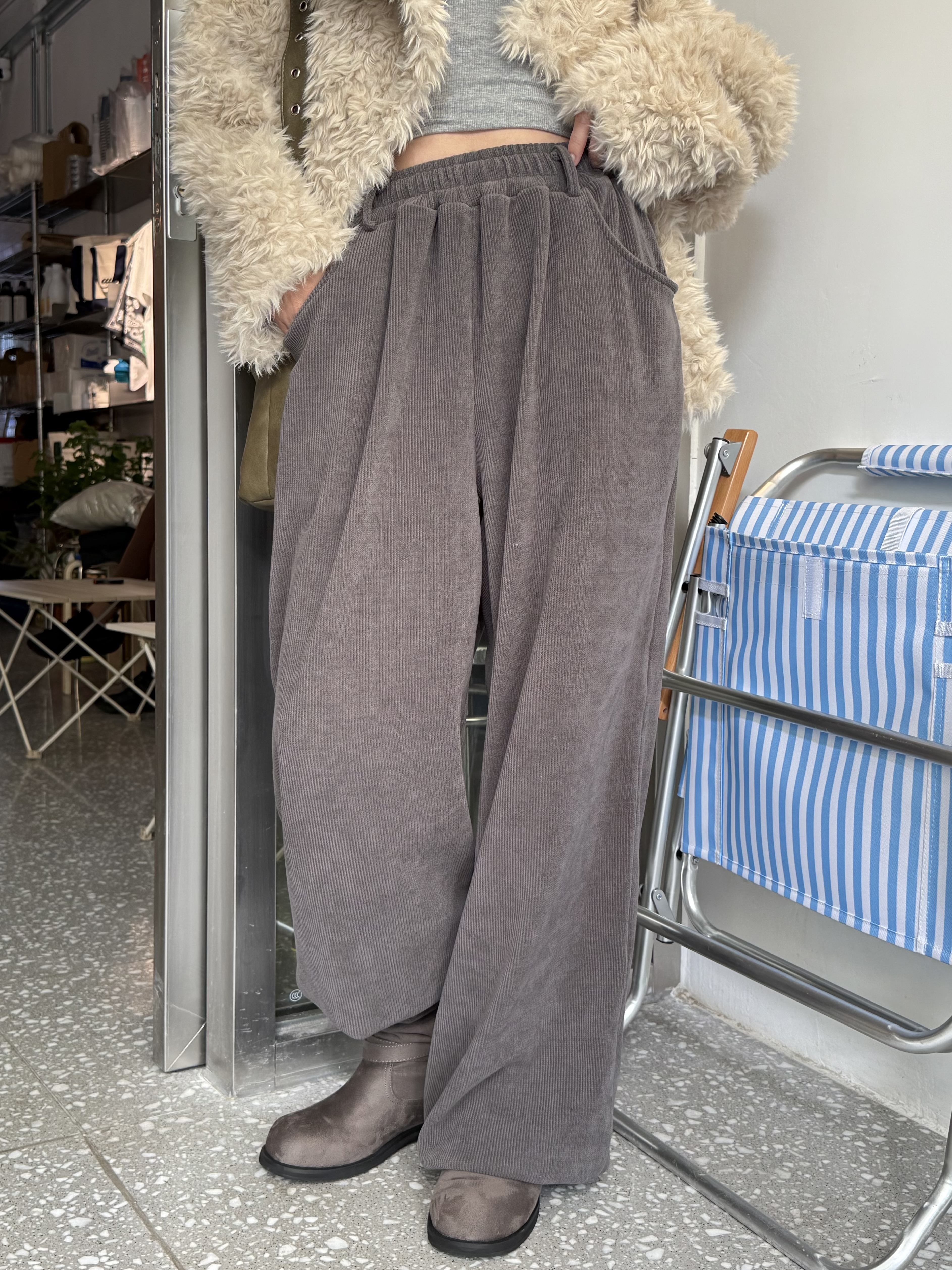 (訂購)直紋絨面闊腳褲*可束腳 P1223(灰/黑/杏)