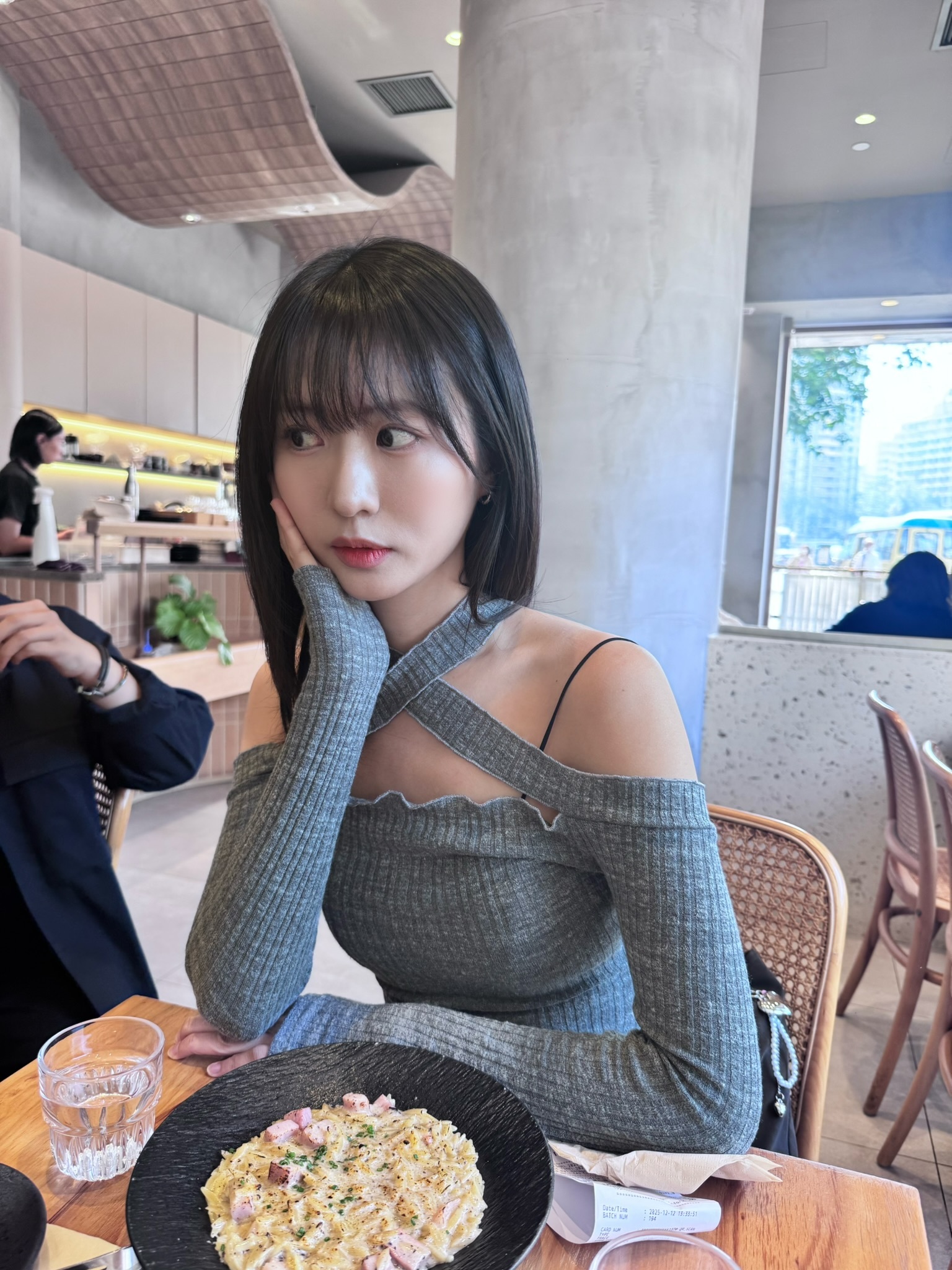 黑現貨/訂購)女神交叉直紋短上衣 T1220 (灰/黑/白)