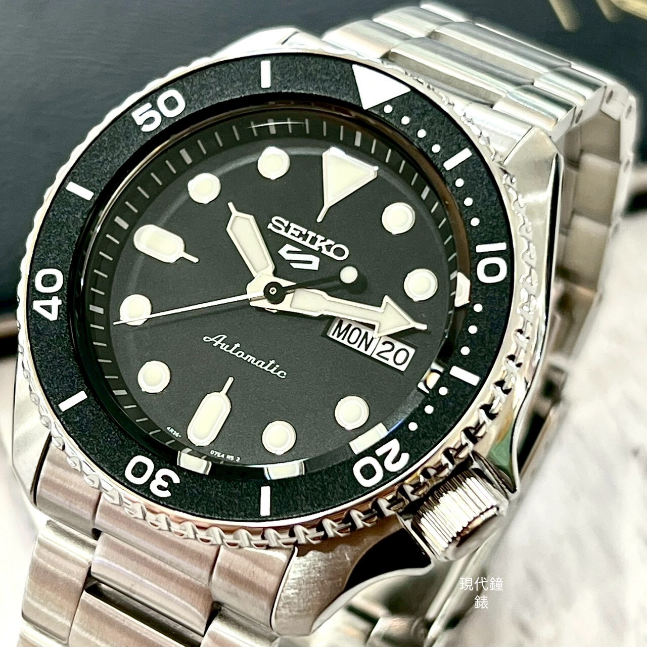 【SEIKO 精工 】SEIKO 5 Sports 經典黑面機械水鬼 4R36-07G0Q 42.5mm 現代鐘錶
