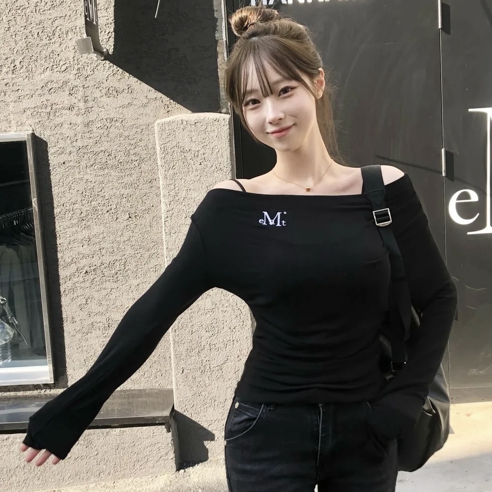 MUCENT 露肩不對稱 捲邊 長袖 上衣 三色 韓國代購