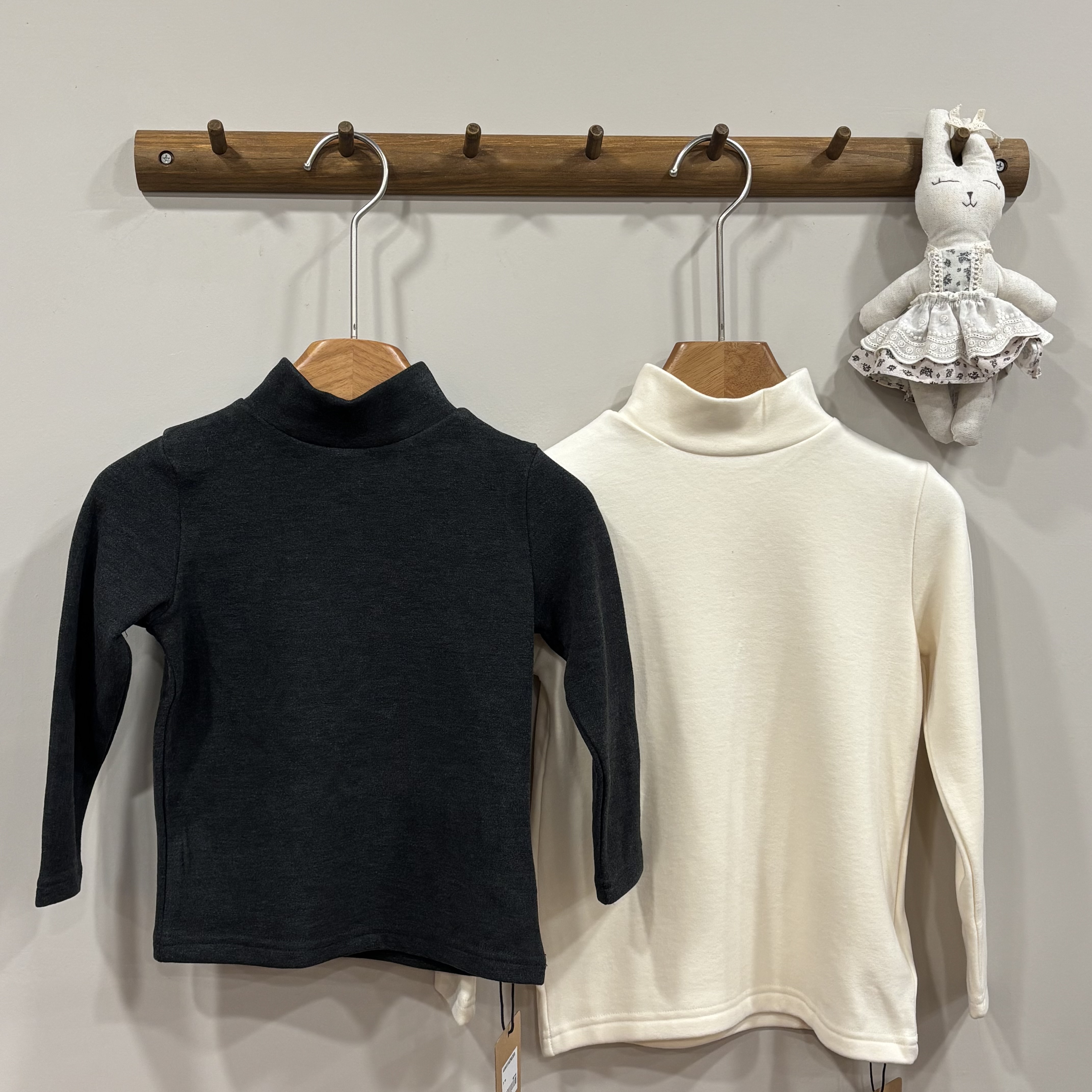 A03672羊毛蠶絲打底衣