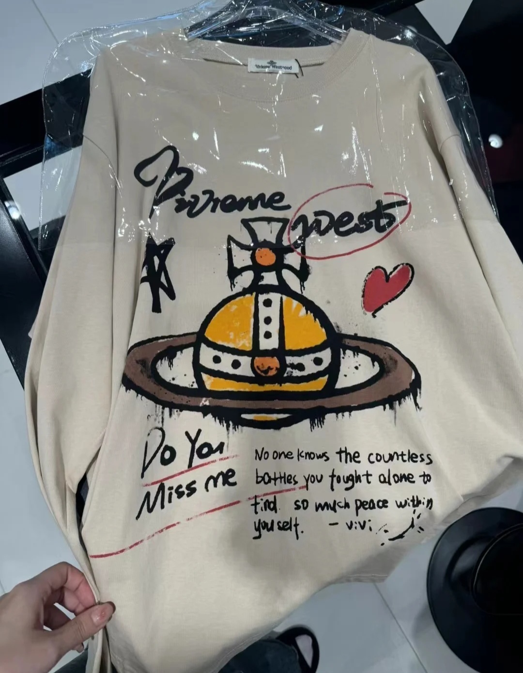 Vivienne Westwood 淡黃色 經典彩色圖案 長袖Tee