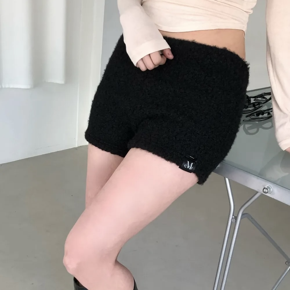 MUCENT PORE FLEECE MICRO PANTS 毛毛 短褲 小標籤 韓國代購 兩色