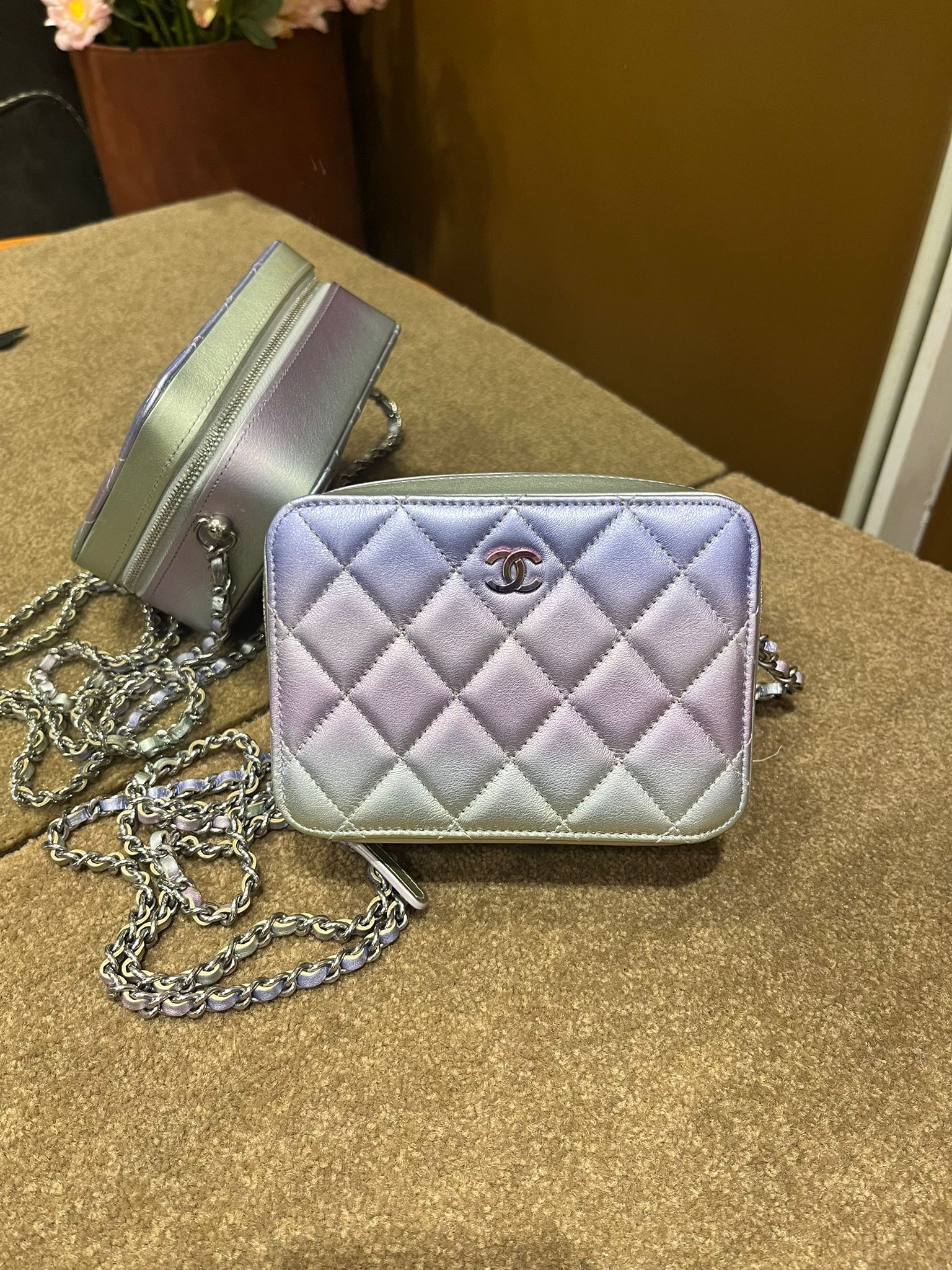 Chanel 幻彩 彩虹相機 （二手 99%new)