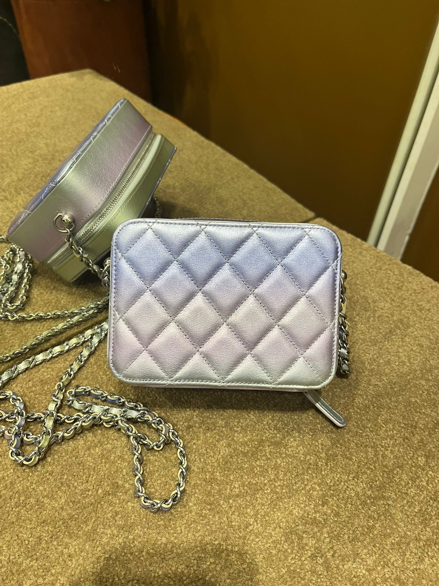 Chanel 幻彩 彩虹相機 （二手 99%new)